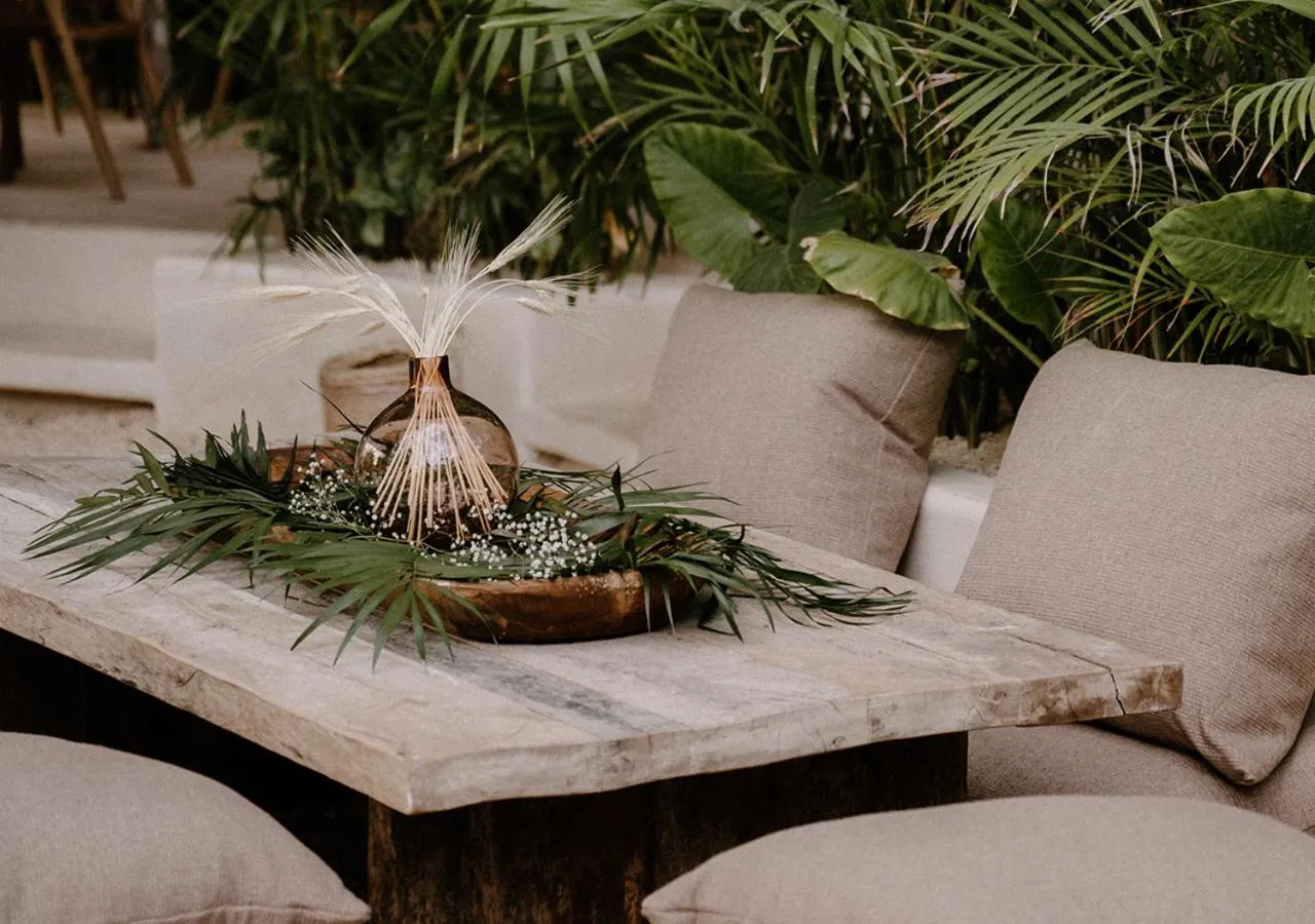 Restaurant/places to eat in Hotel Milam