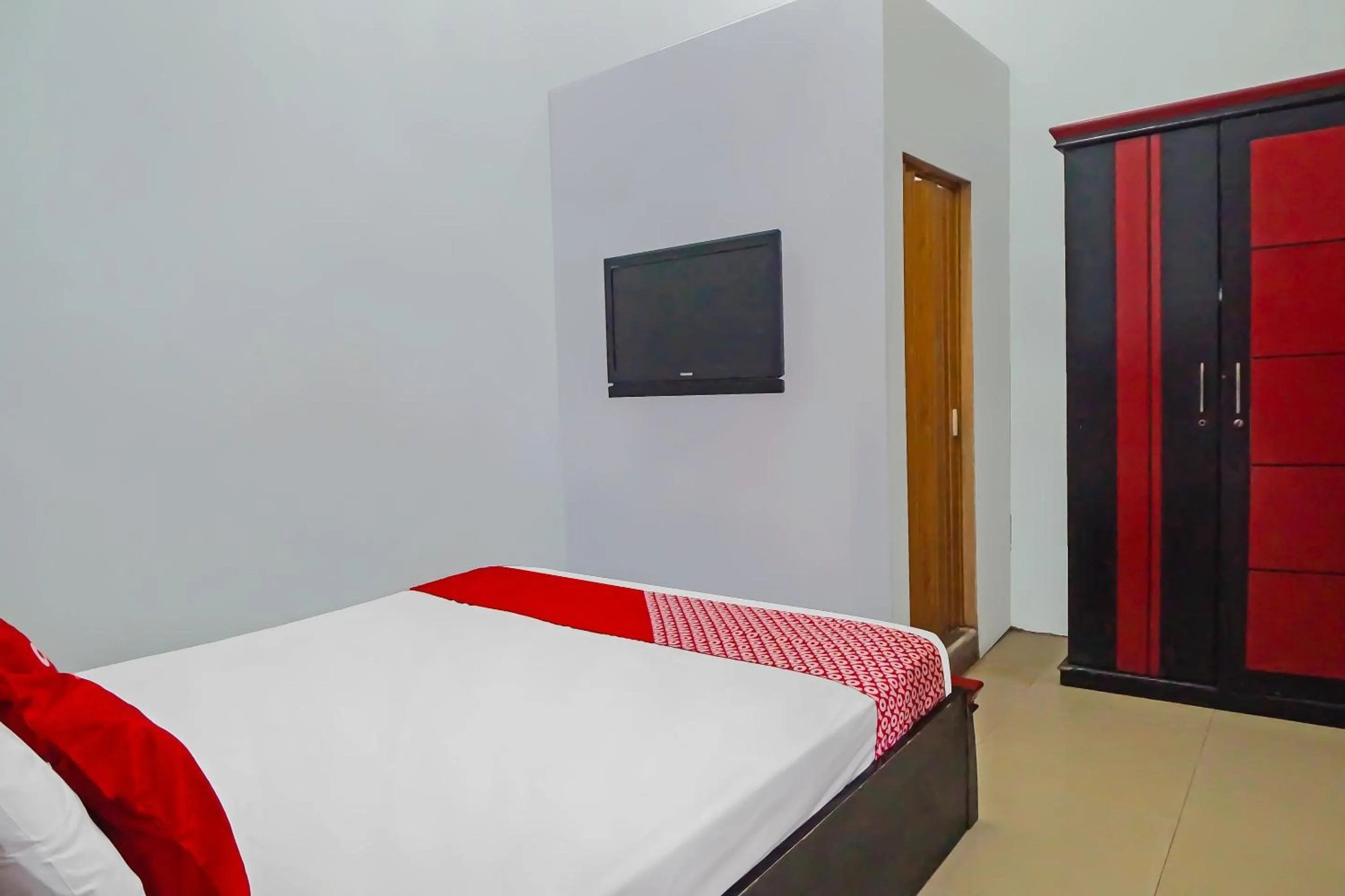 Bedroom, Bed in Hotel O Homestay Vip