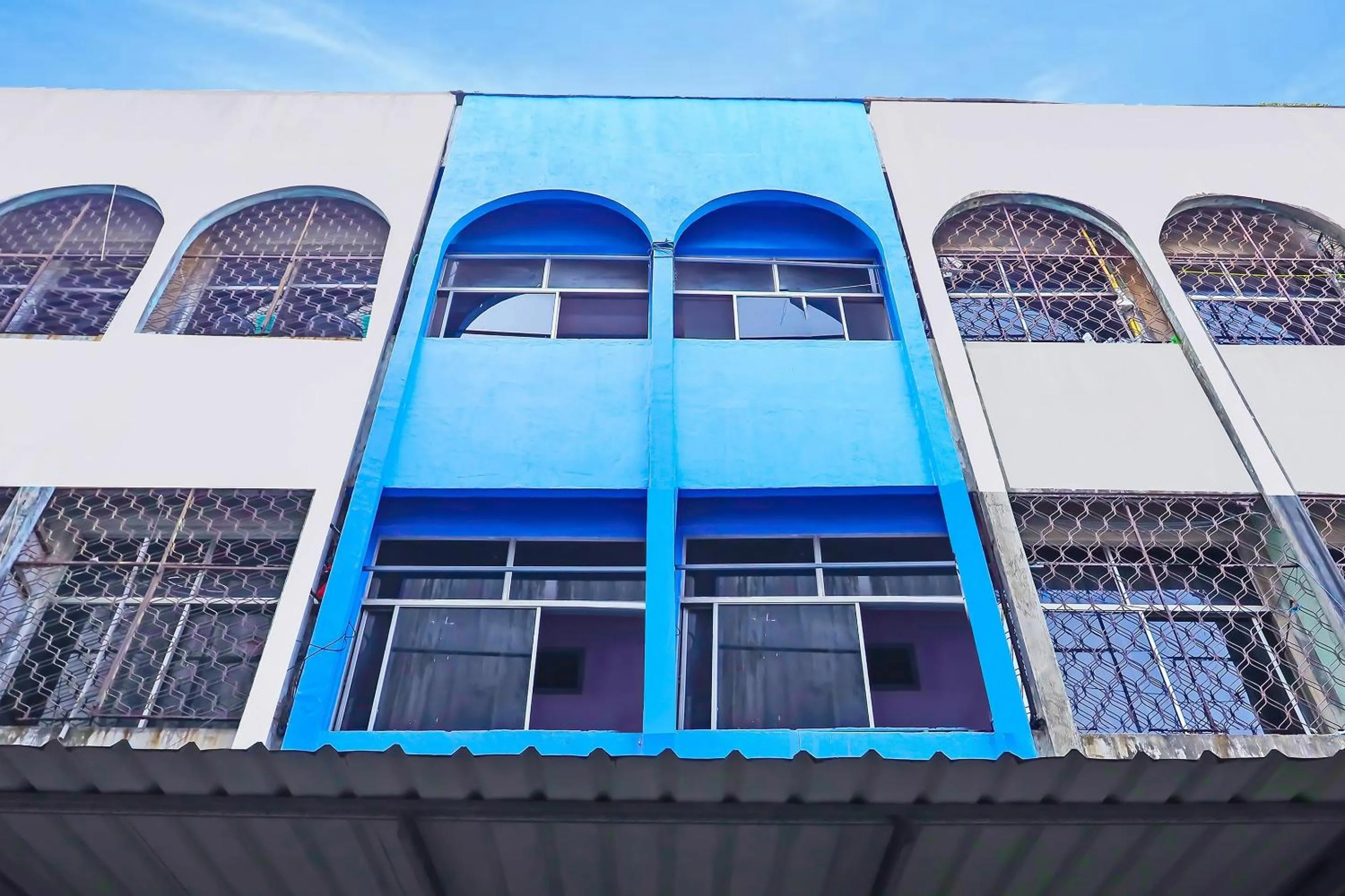 Facade/entrance in Hotel O Fendi Homestay SyariahNearTempat Makan Pagi Sore Nohil