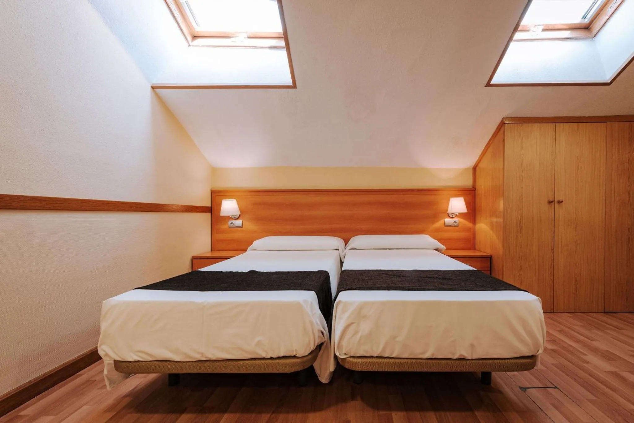 Photo of the whole room, Bed in JCH Congreso Apartamentos