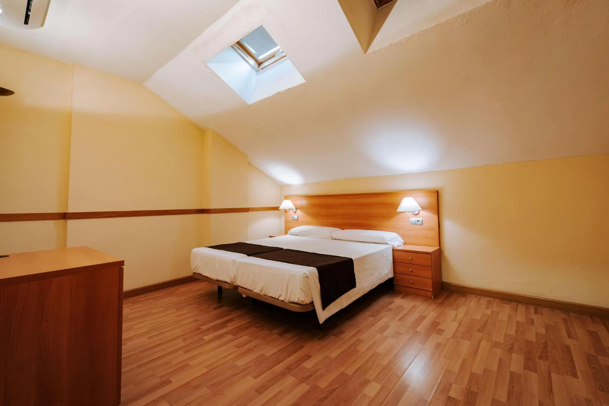 Photo of the whole room, Bed in JCH Congreso Apartamentos