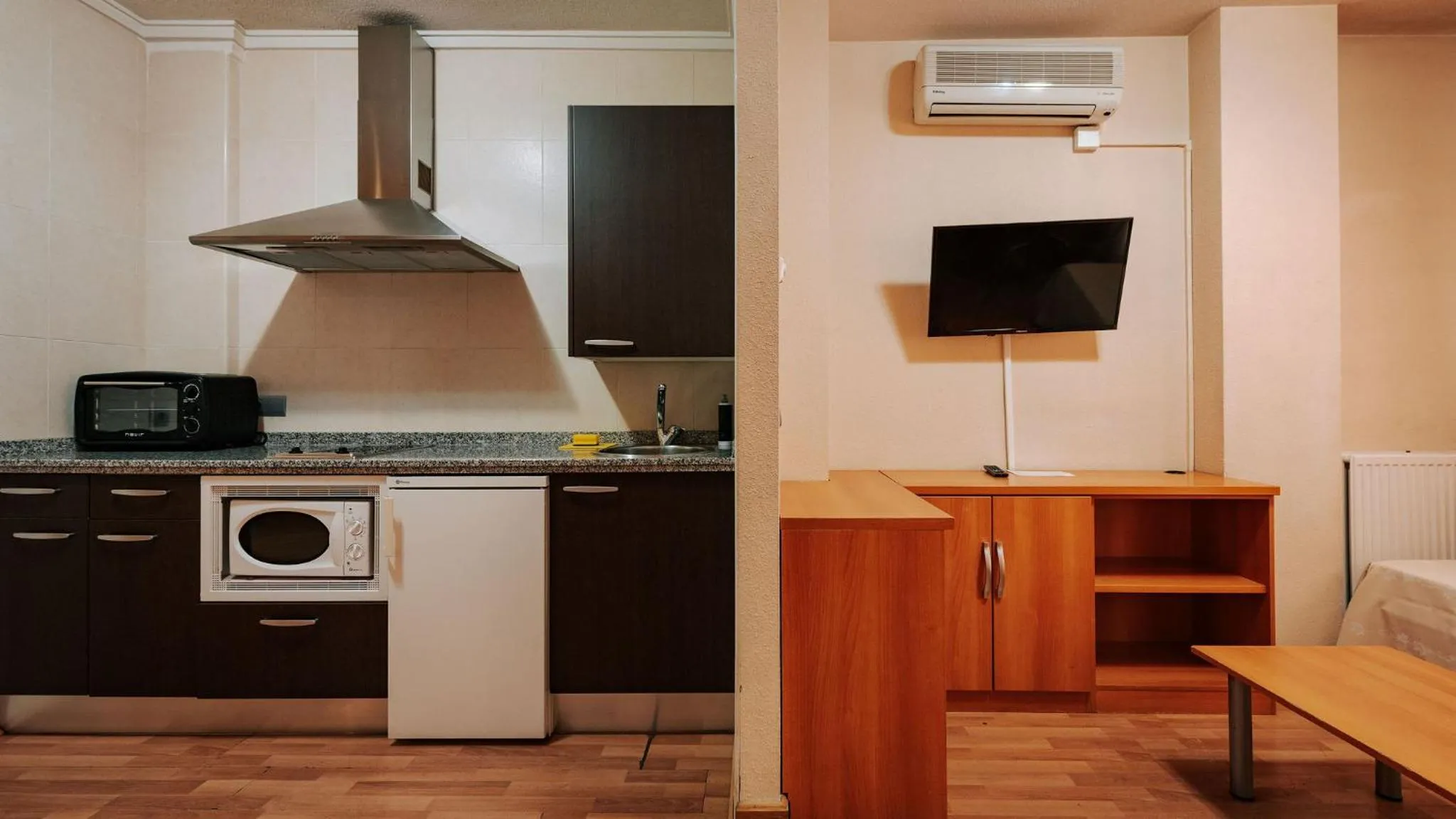 TV and multimedia in JCH Congreso Apartamentos