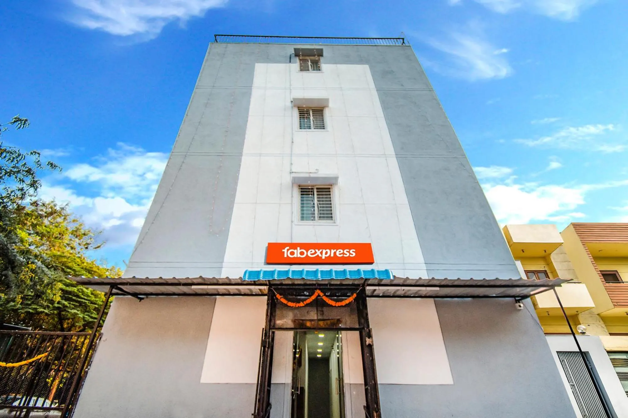 FabHotel Diamond Residency - Airport road