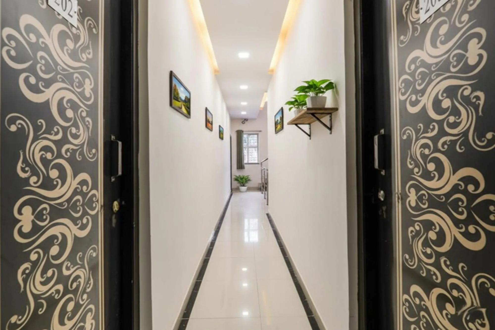 Lobby or reception in FabHotel Diamond Residency - Airport road