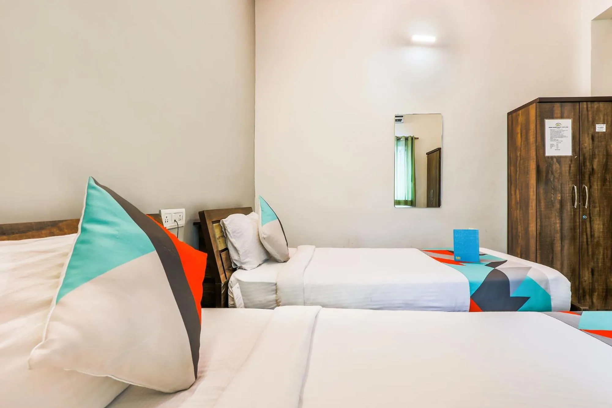 Photo of the whole room, Bed in FabHotel Diamond Residency - Airport road