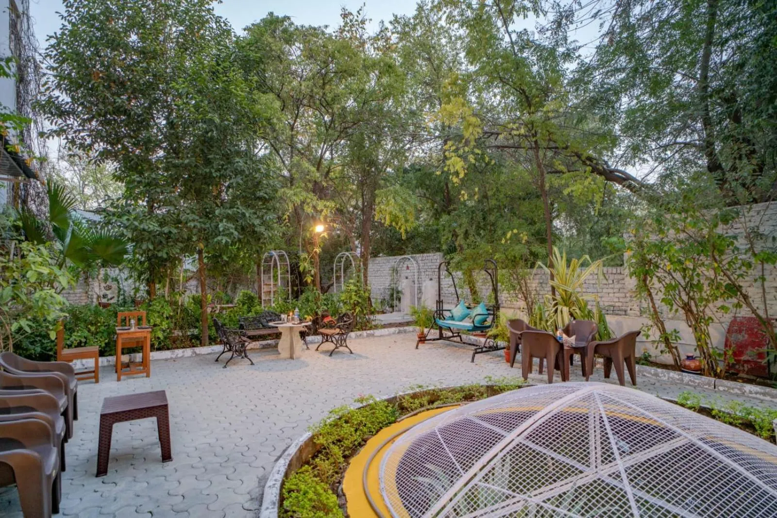 Restaurant/places to eat in Hotel Ambavgarh Palace