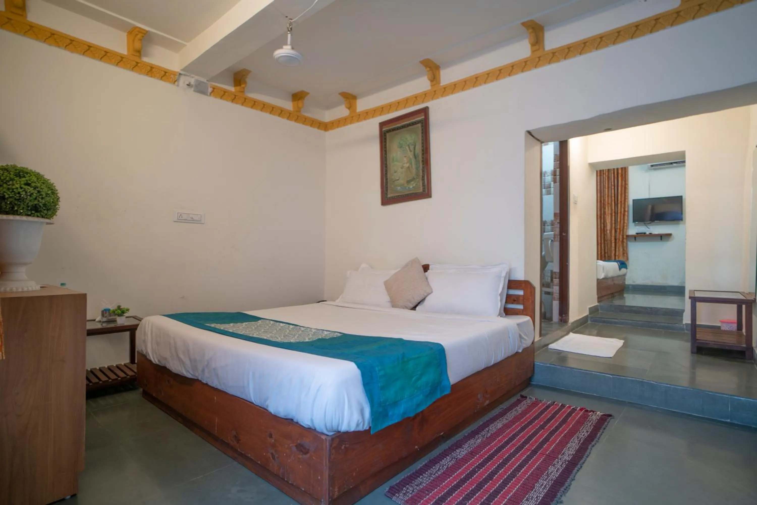 Bedroom, Bed in Hotel Ambavgarh Palace