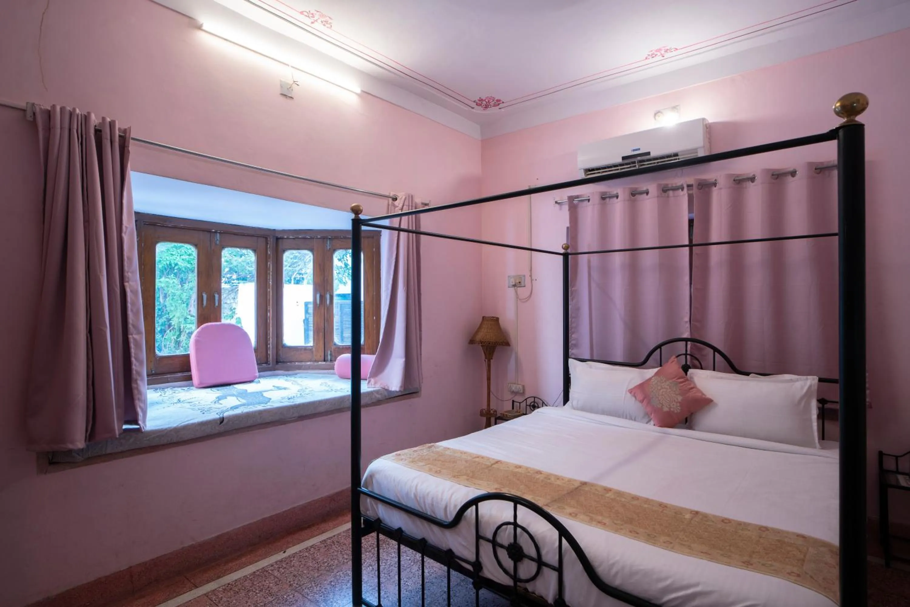 Bedroom, Bed in Hotel Ambavgarh Palace