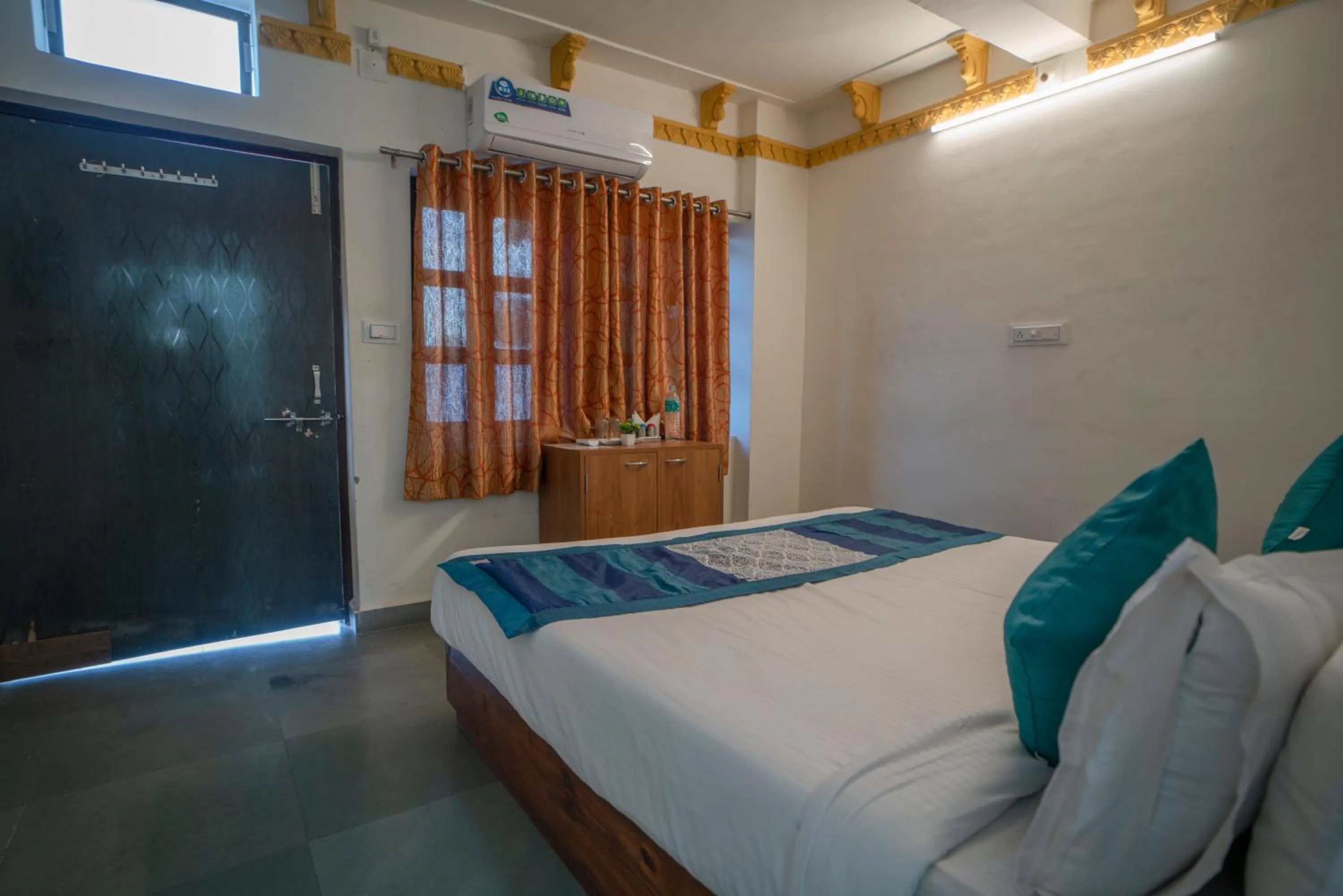 Bedroom, Bed in Hotel Ambavgarh Palace