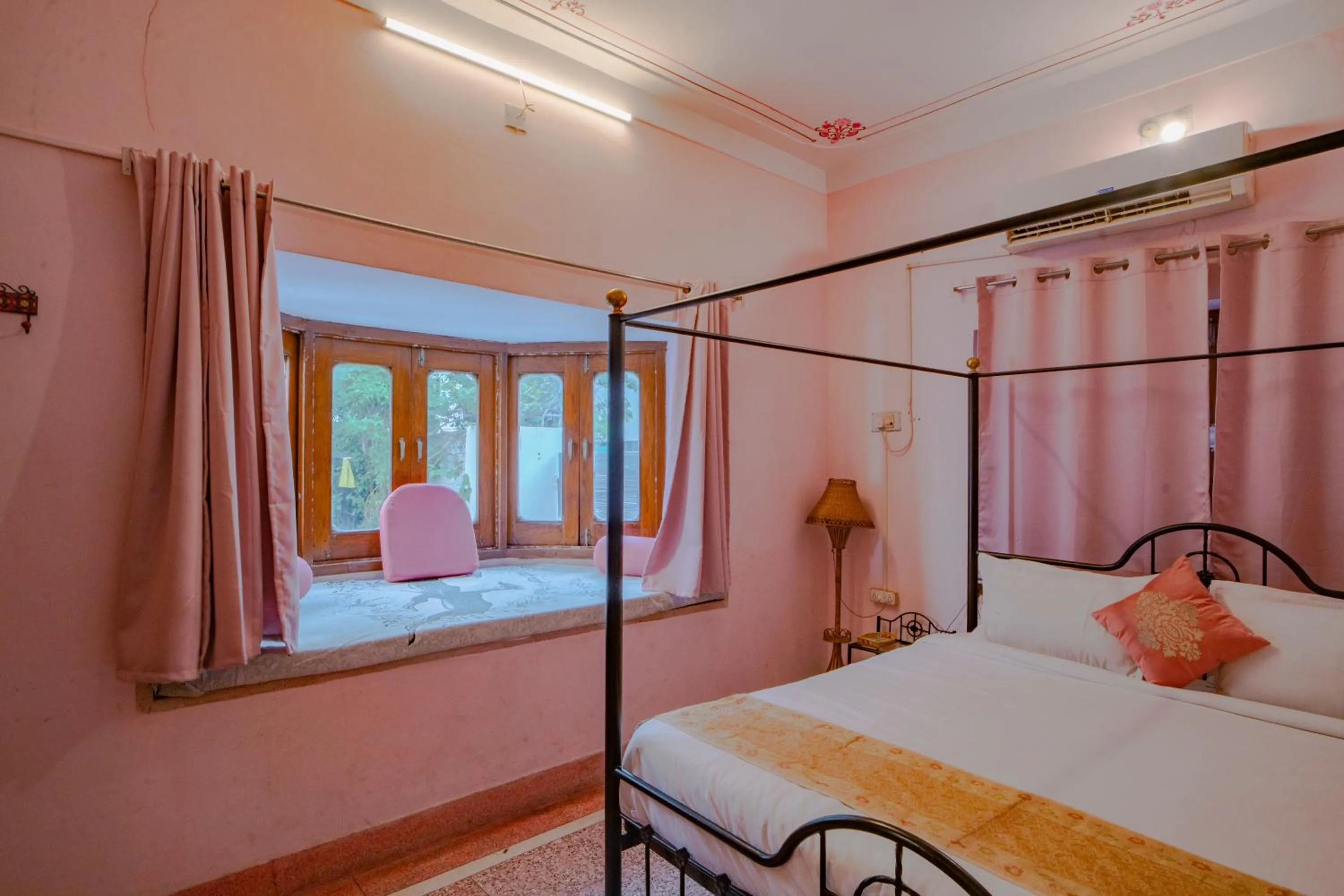 Bedroom, Bed in Hotel Ambavgarh Palace