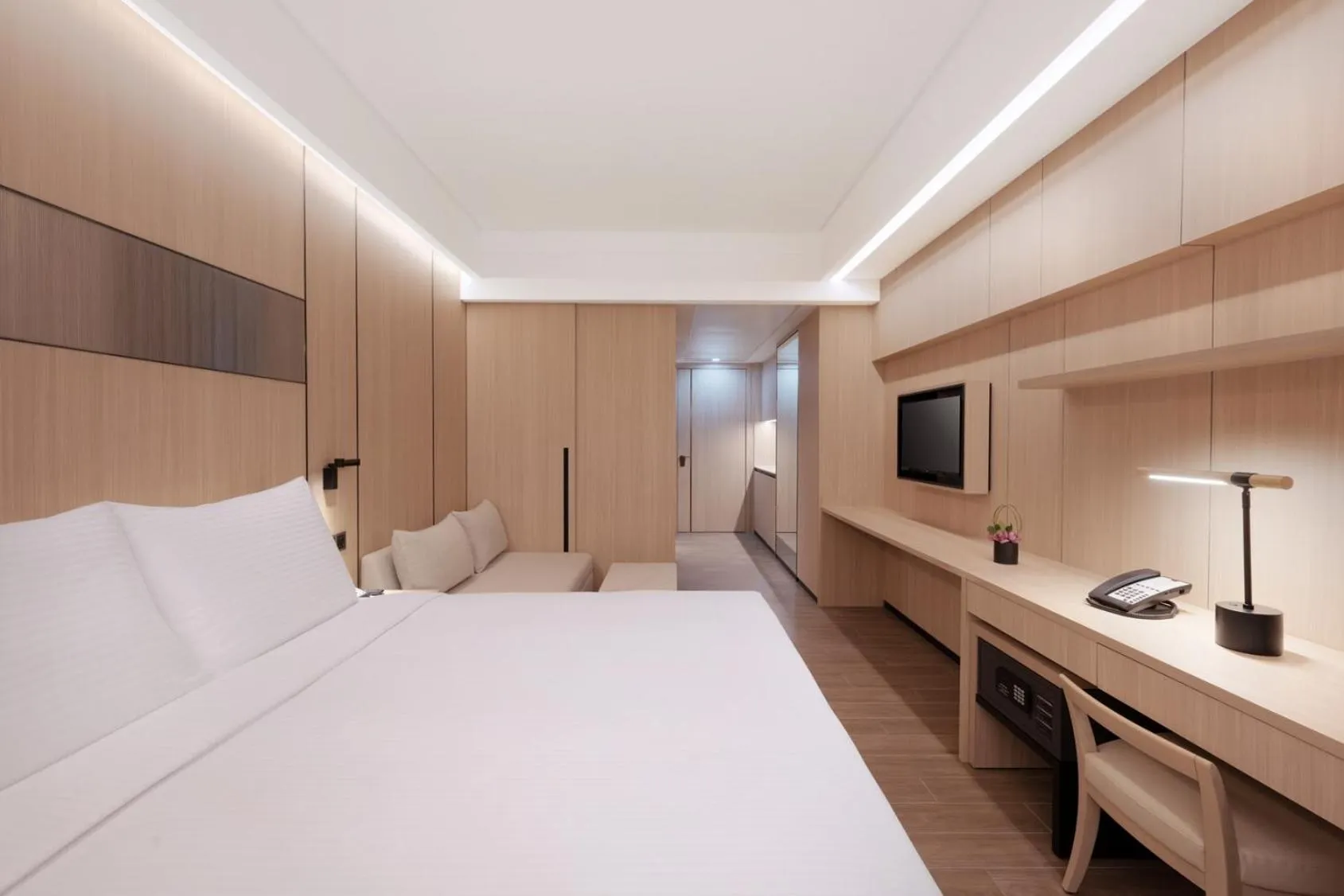 Property building, Bed in Metropolitan Residence