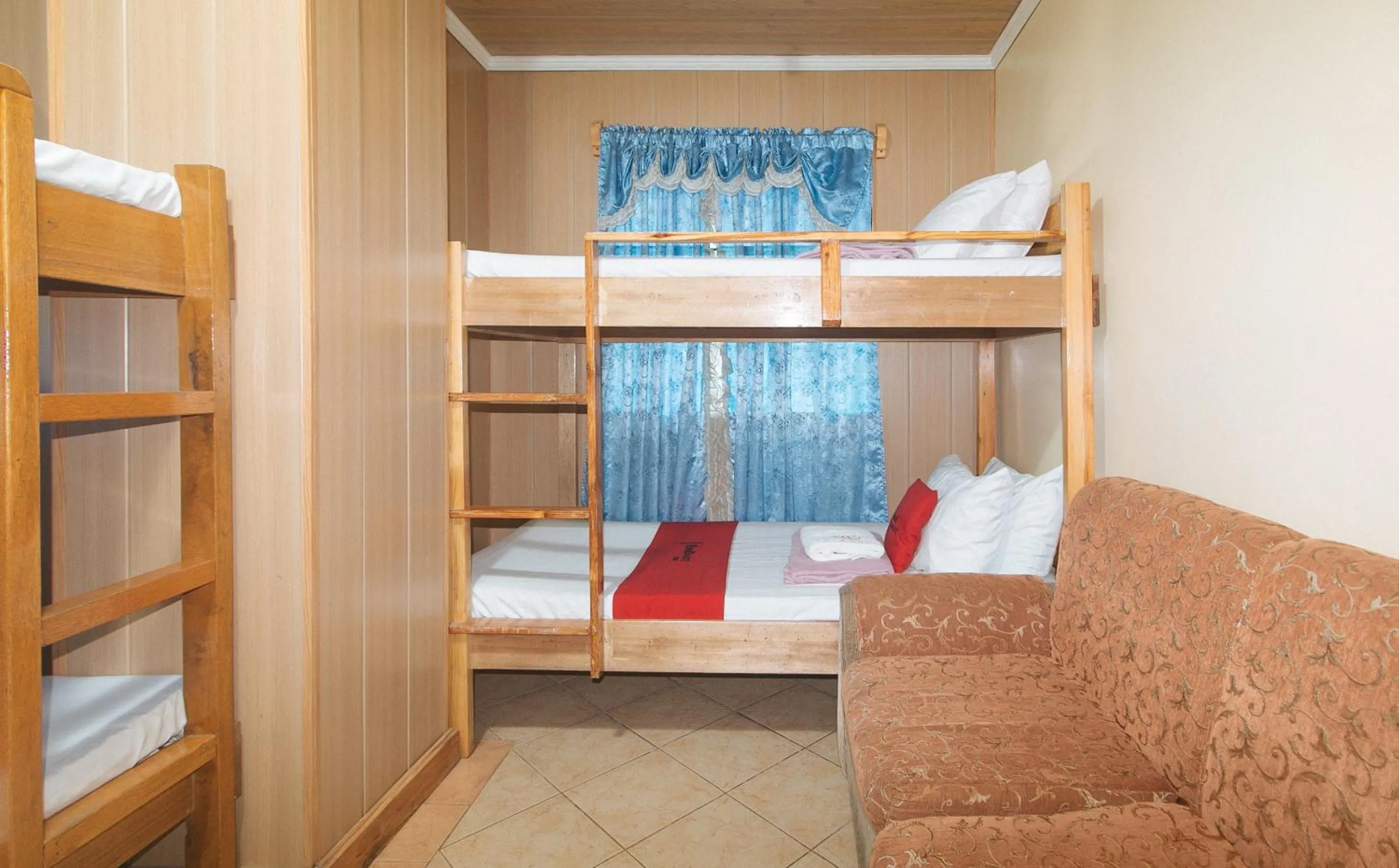 bunk bed, Bed in RedDoorz Hostel @ Faes Transient House