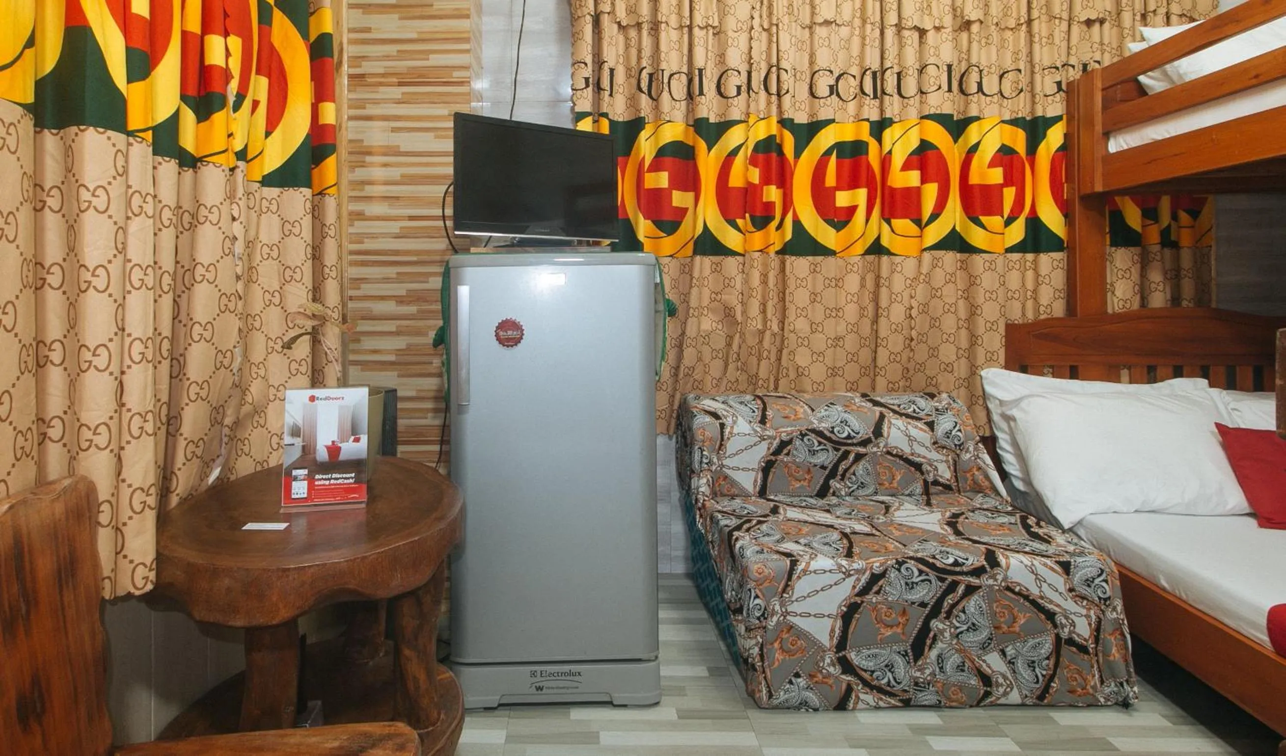 Bedroom, Bed in RedDoorz Hostel @ Faes Transient House