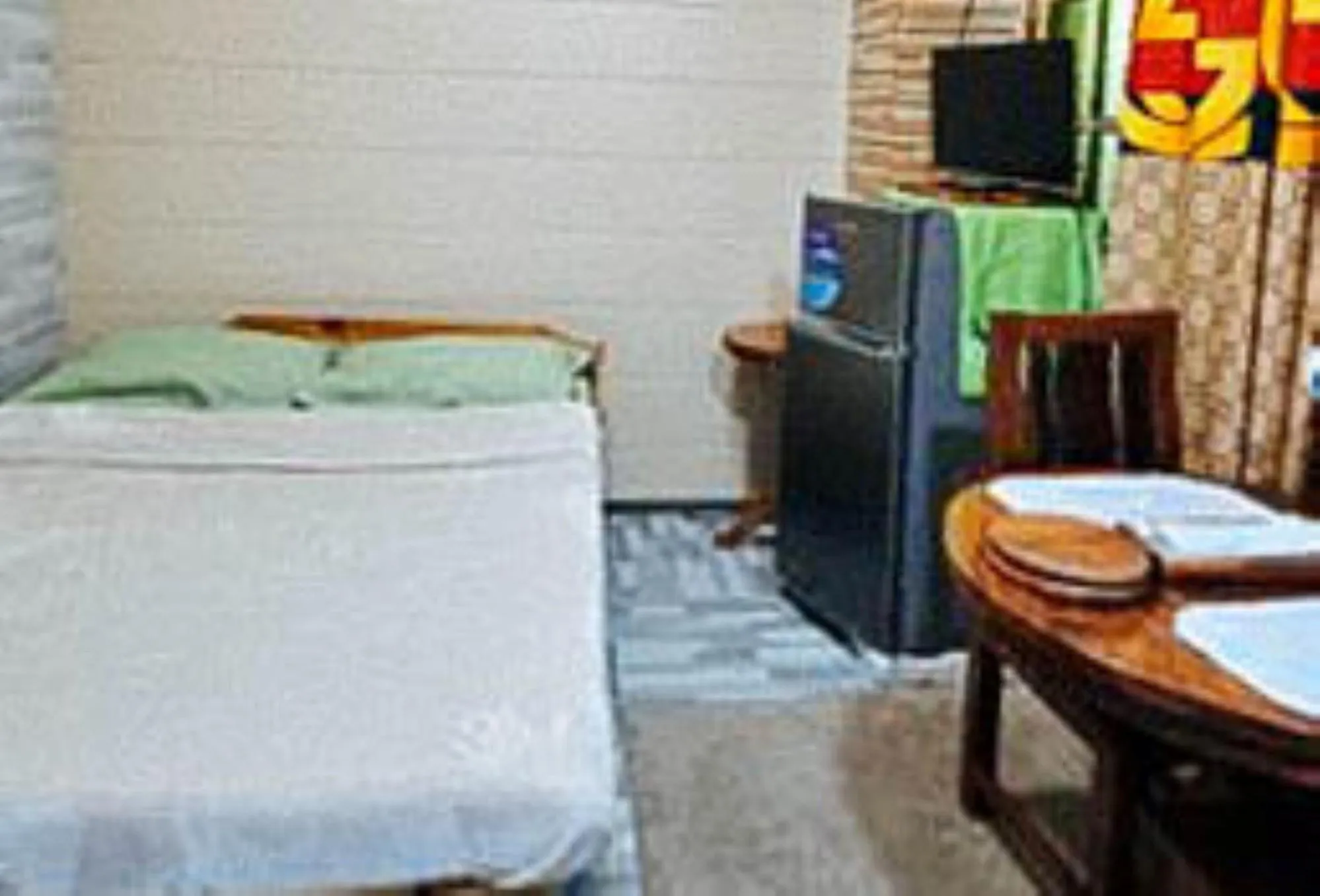 Photo of the whole room, Bed in RedDoorz Hostel @ Faes Transient House