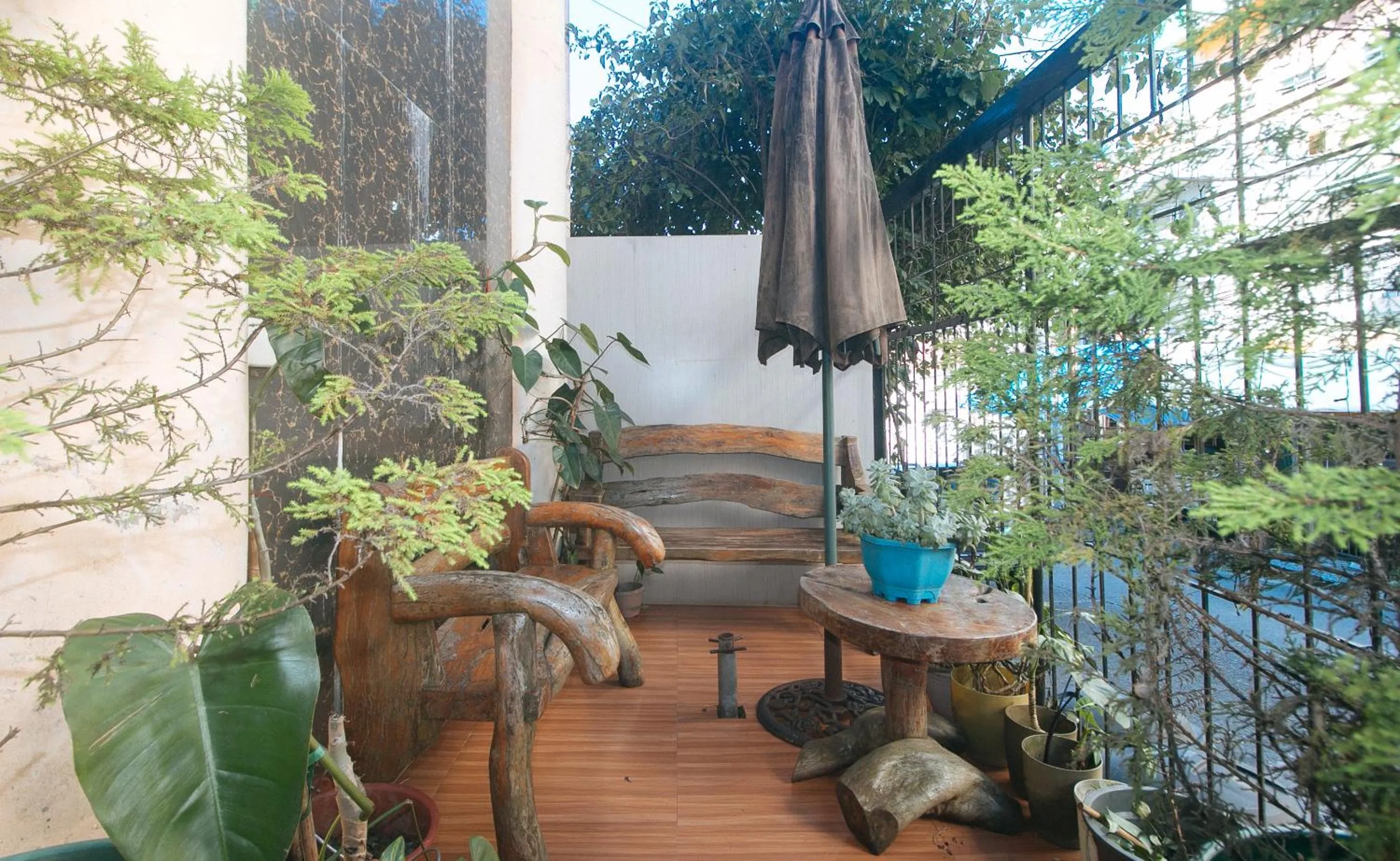 Balcony/Terrace in RedDoorz Hostel @ Faes Transient House