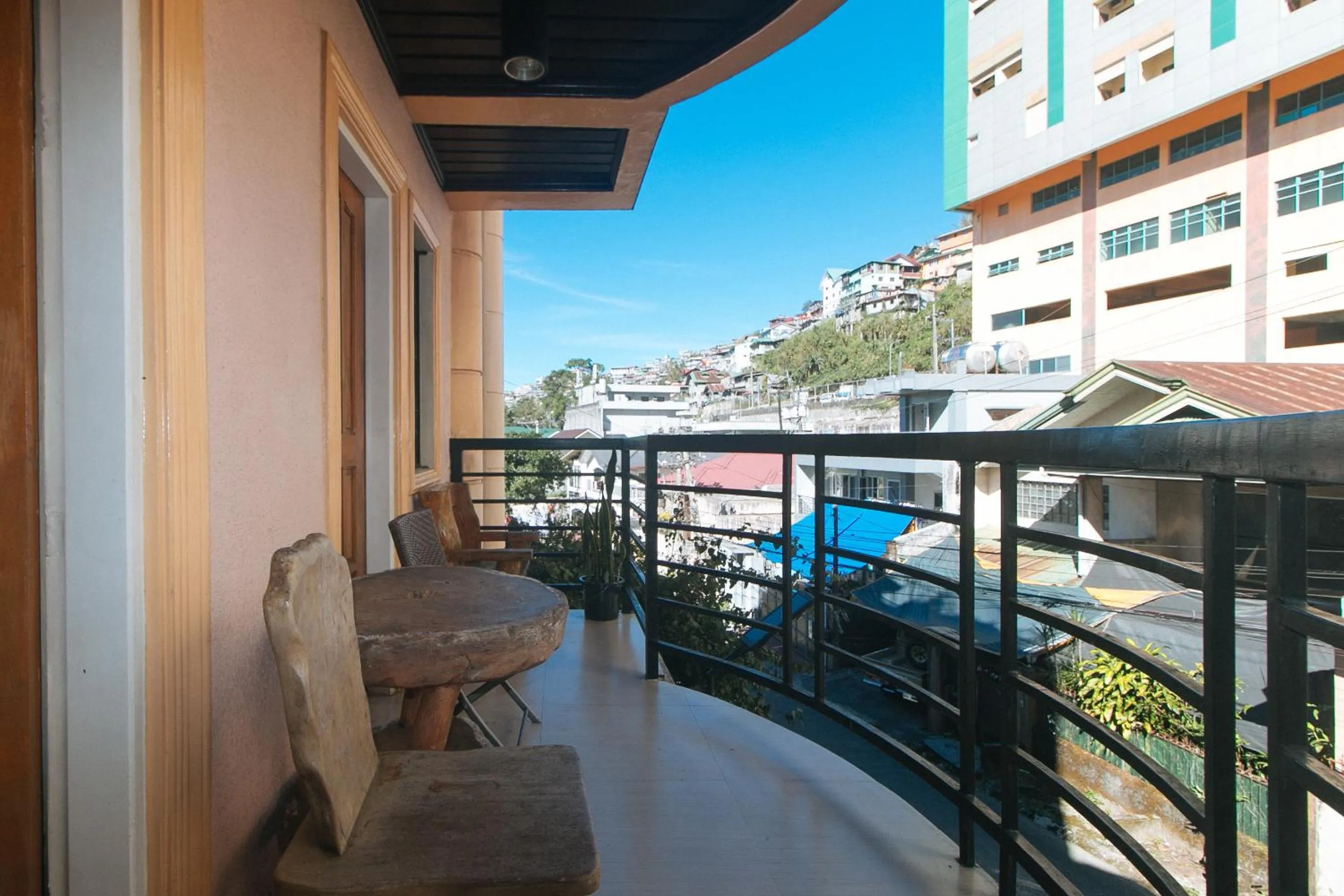 Balcony/Terrace in RedDoorz Hostel @ Faes Transient House