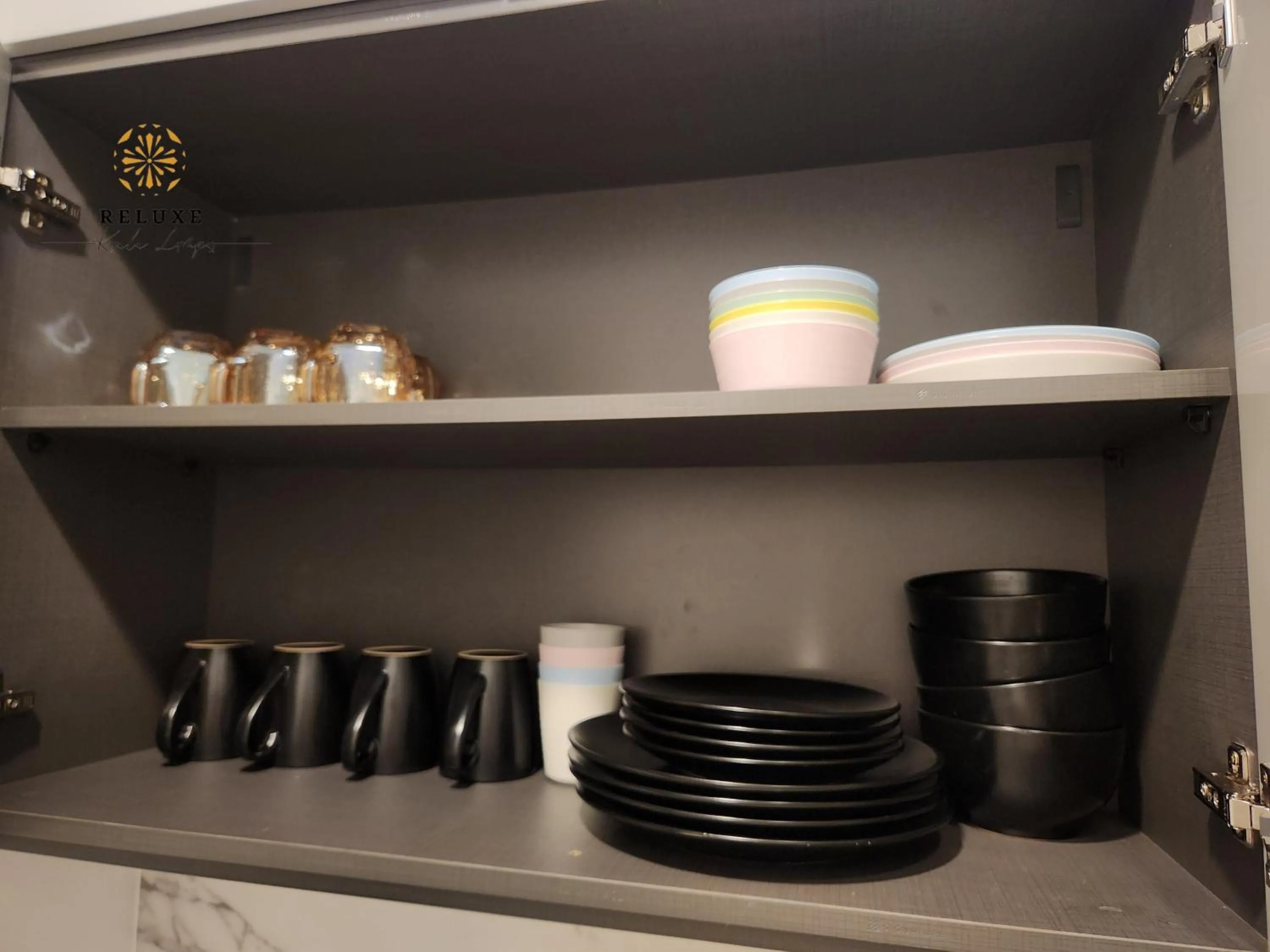 Kitchen or kitchenette in The Platinum 2 Premium Suite by Reluxe