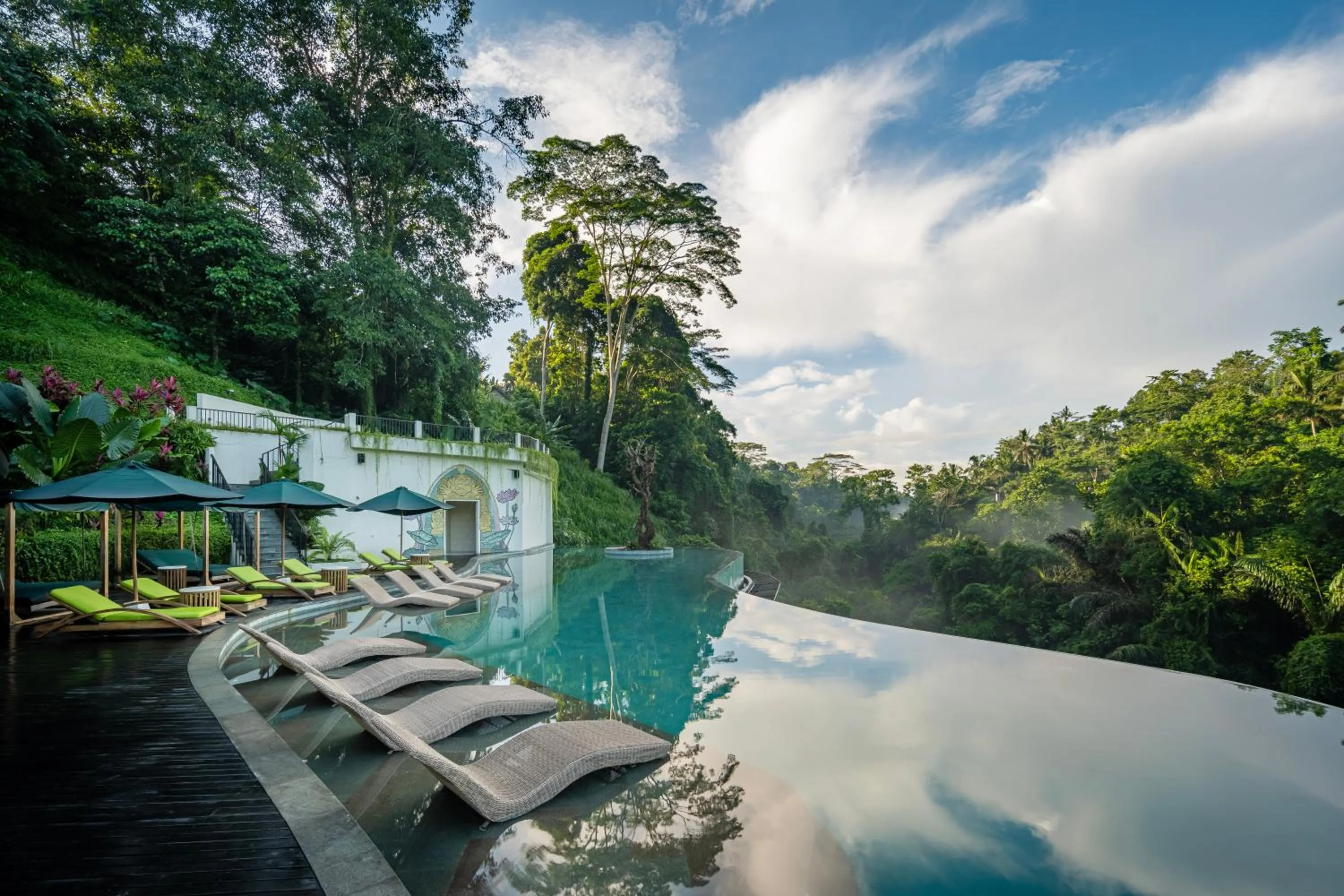 Swimming pool in Metland Venya Ubud