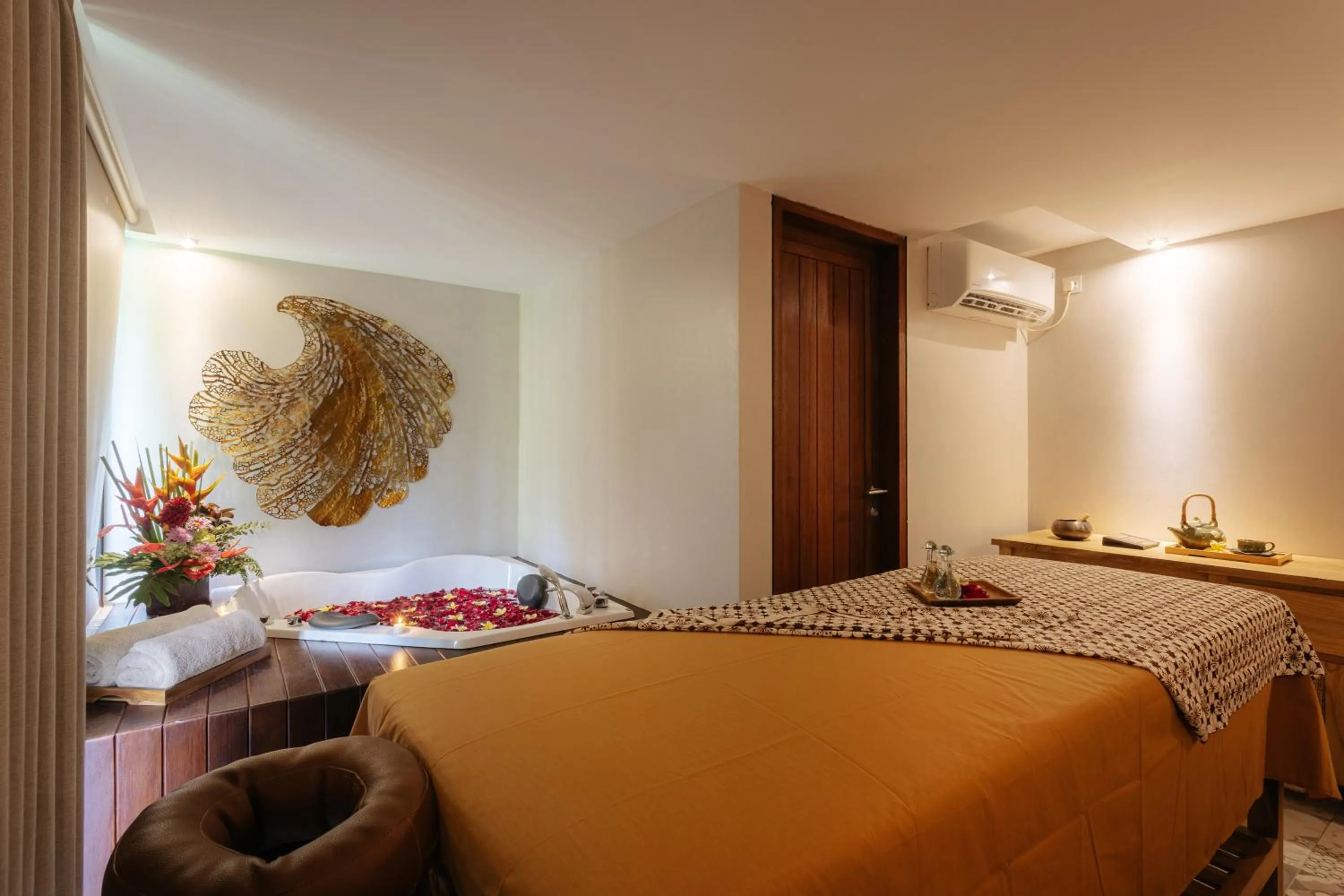 Spa and wellness centre/facilities, Bed in Horison Ume Suites & Villas