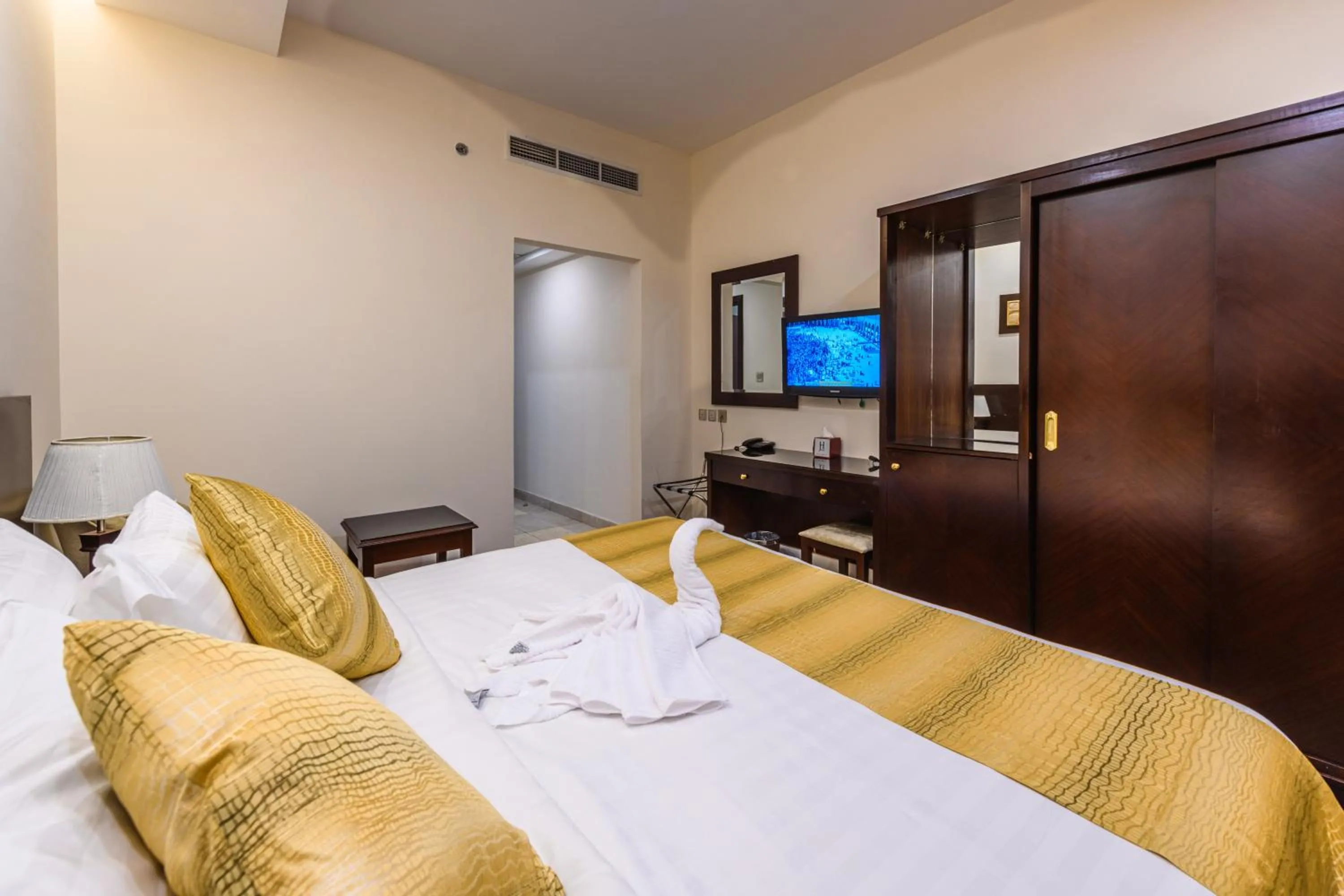 Bed in Joury Al Mashaer Hotel