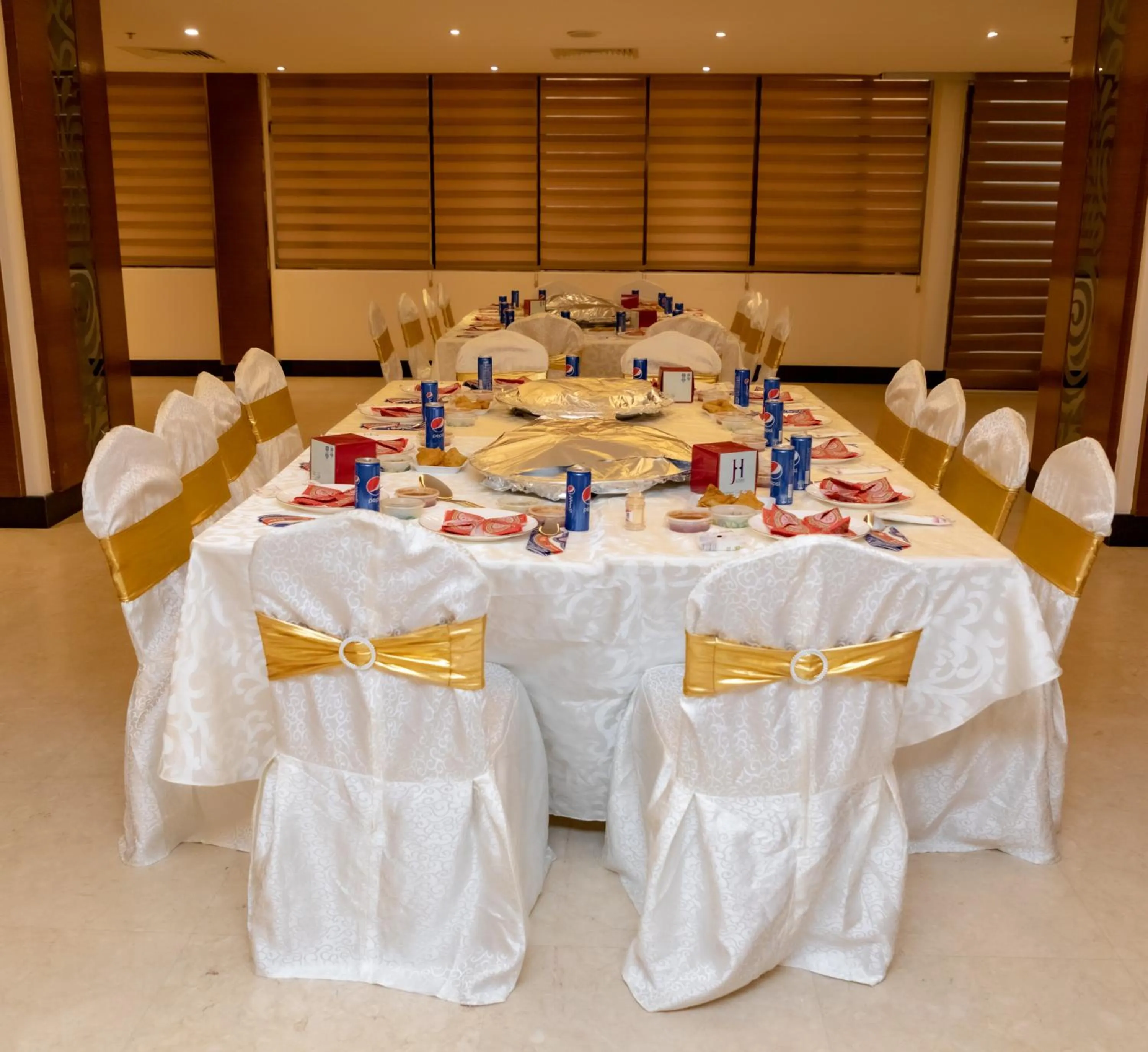 Restaurant/places to eat in Joury Al Mashaer Hotel
