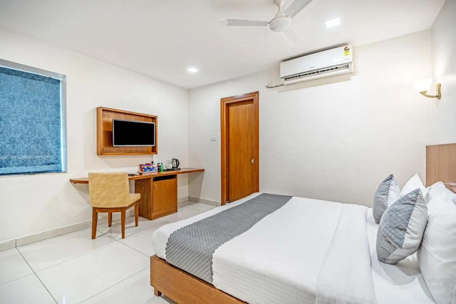 Bed in WESTSIDE HOTEL HiTECH CITY