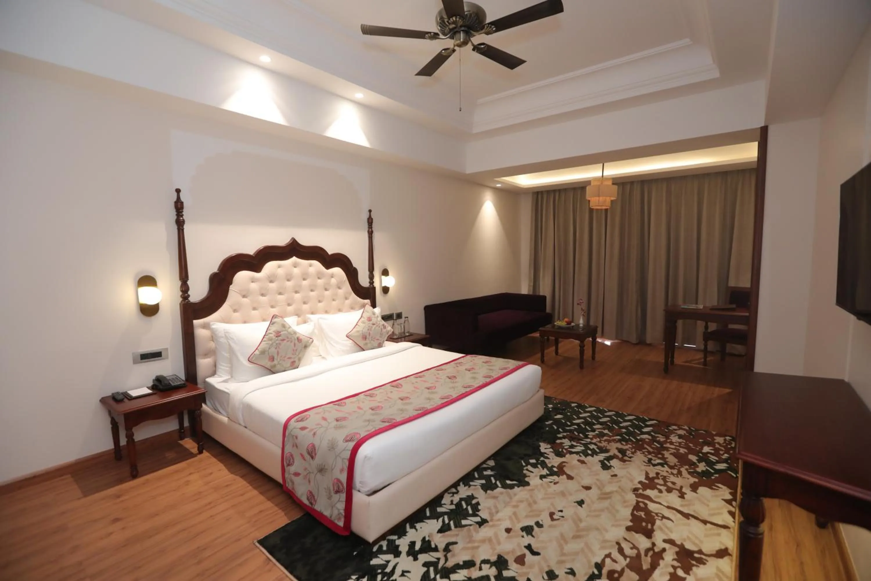 Photo of the whole room, Bed in Regenta City Vilas Palace Ambala