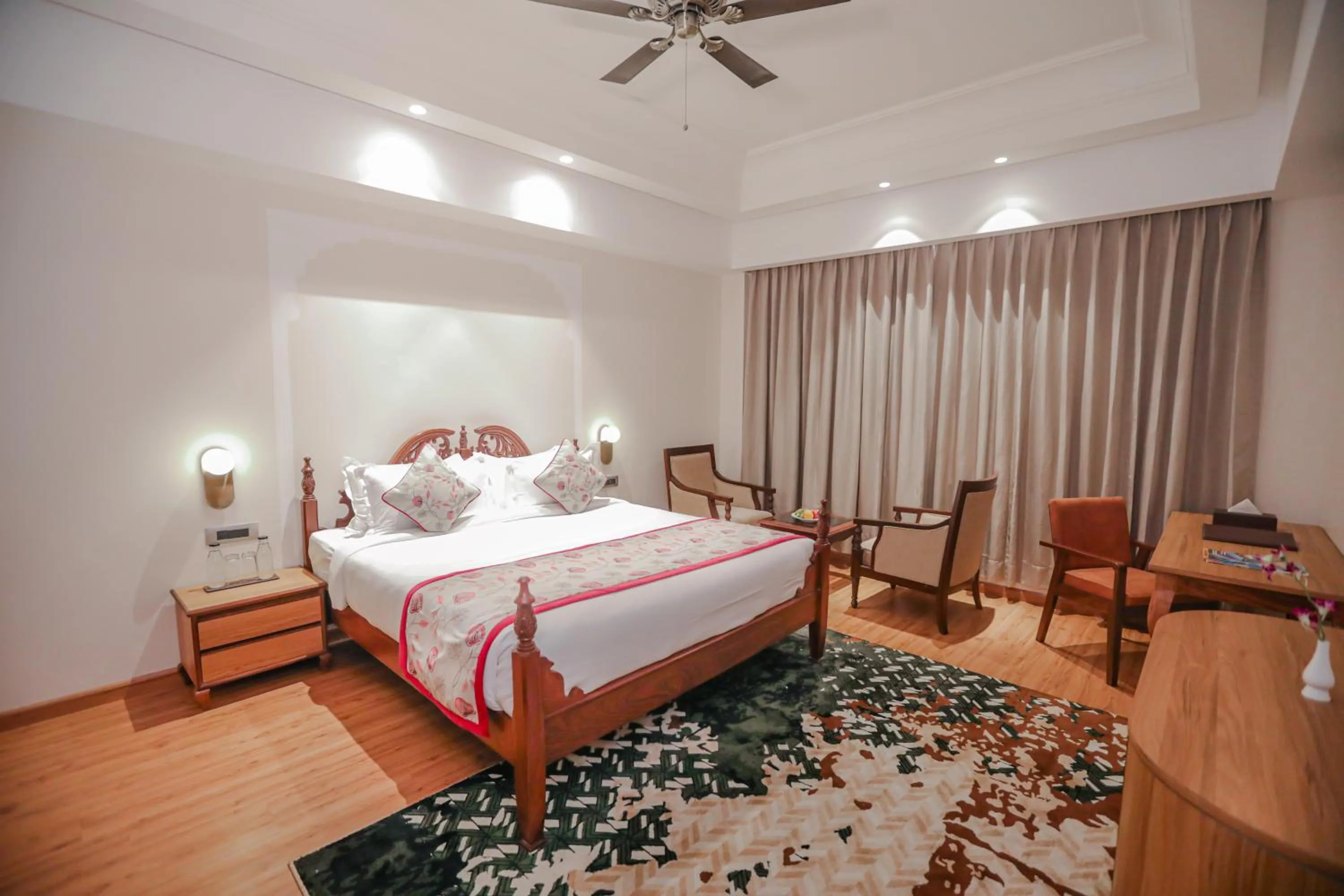 Photo of the whole room, Bed in Regenta City Vilas Palace Ambala