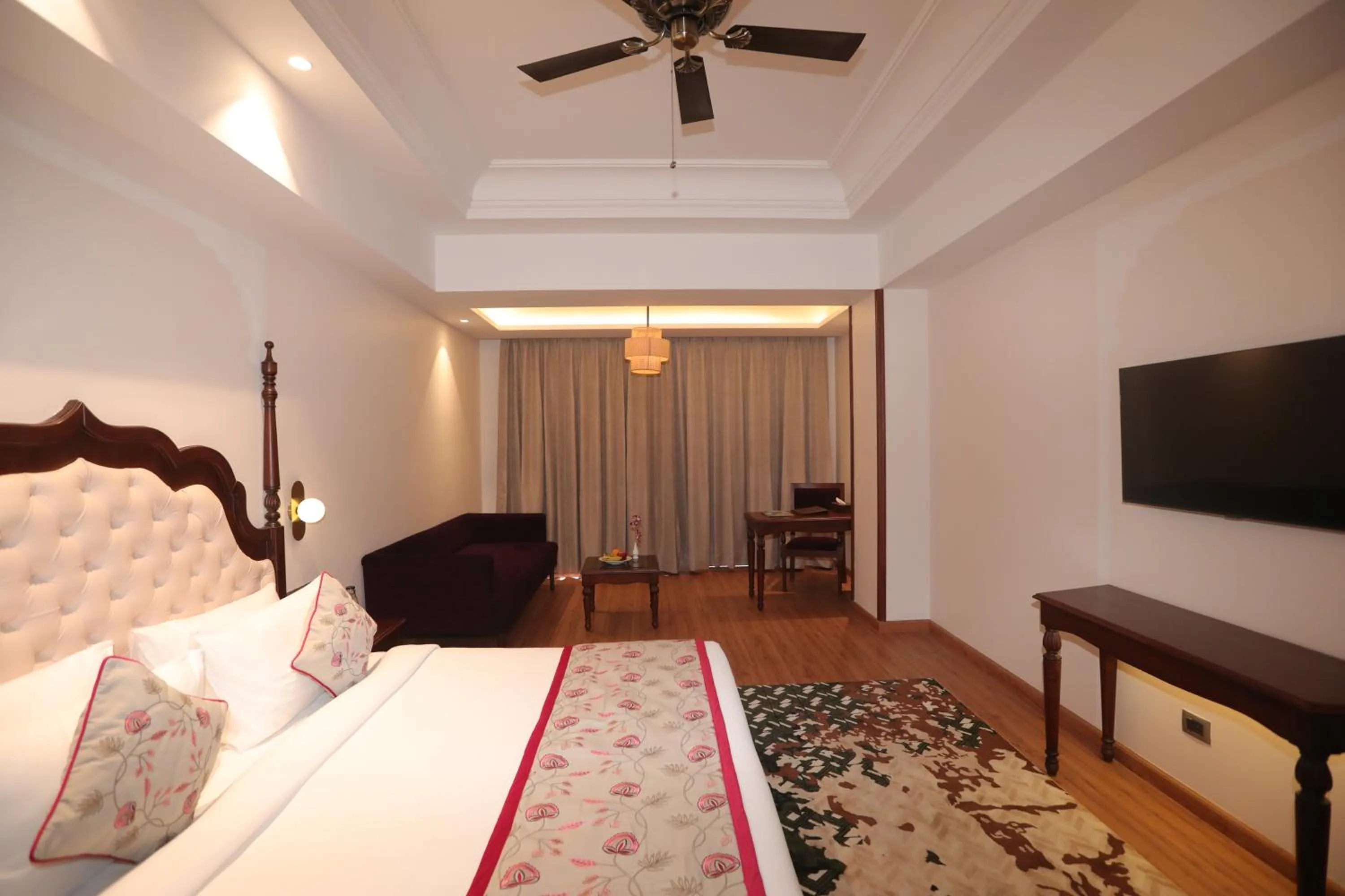 Photo of the whole room, Bed in Regenta City Vilas Palace Ambala