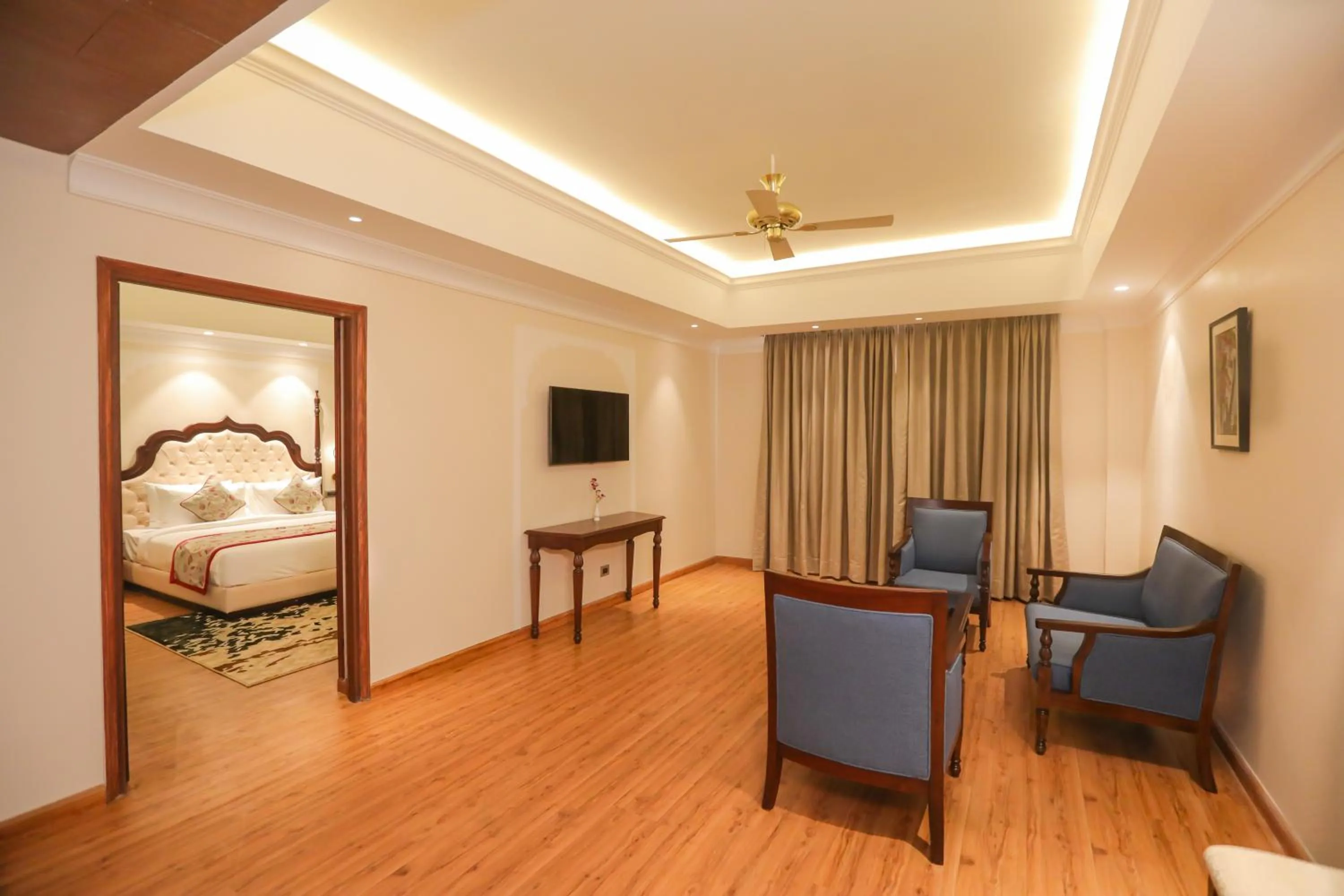 Seating area, Bed in Regenta City Vilas Palace Ambala