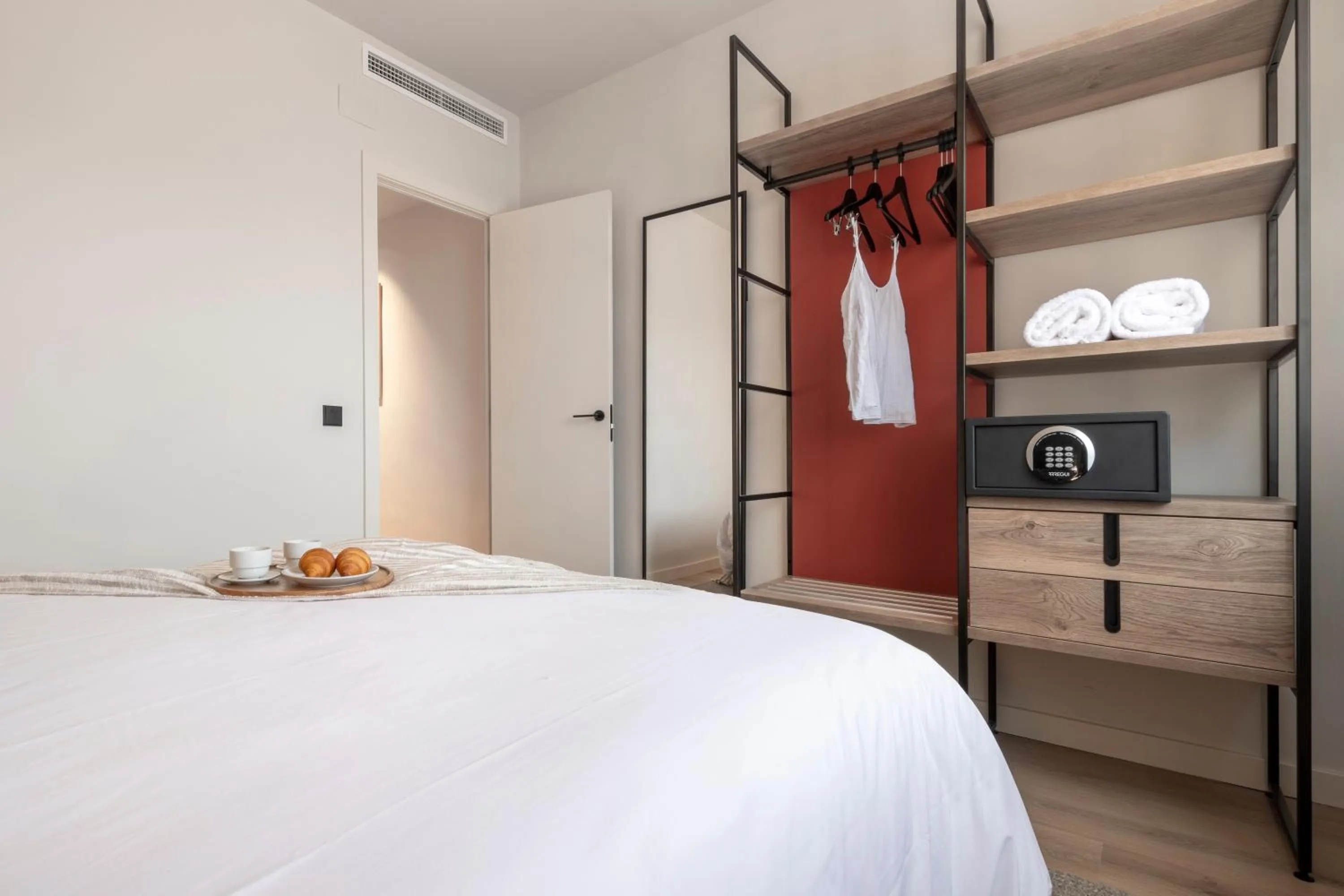Bedroom, Bed in Arrivo Apartments