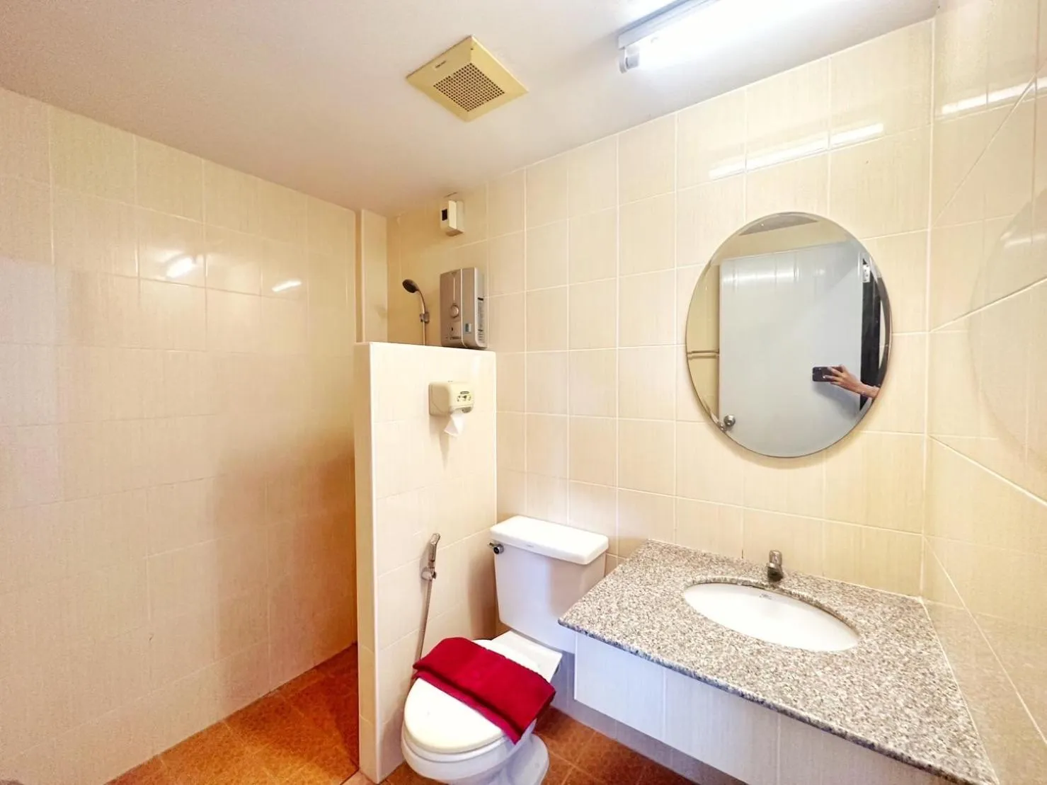 Bathroom in นคร นอน เล่น(Nakhon Norn Len)