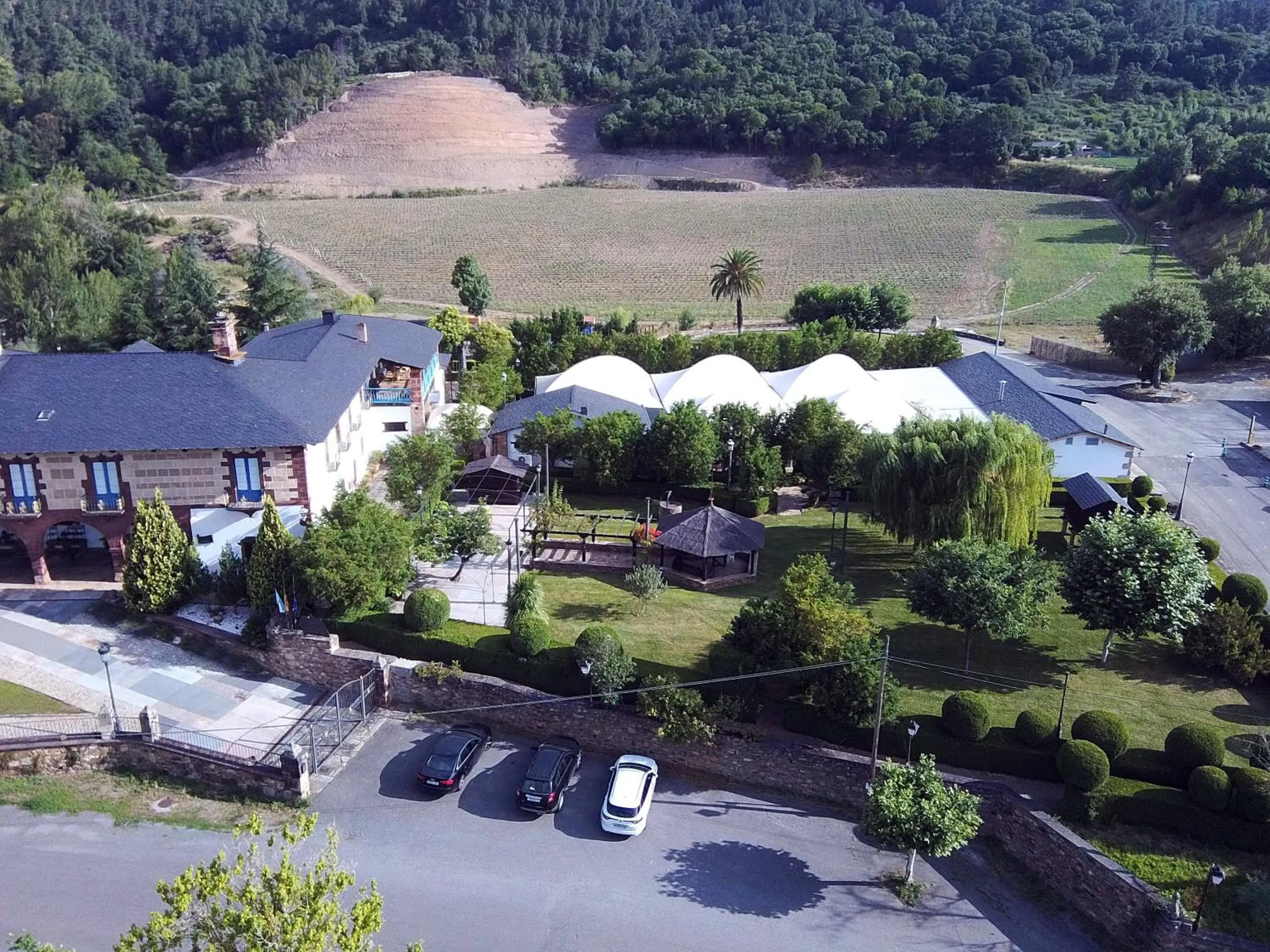 Garden view in Hotel Monumento Pazo do Castro