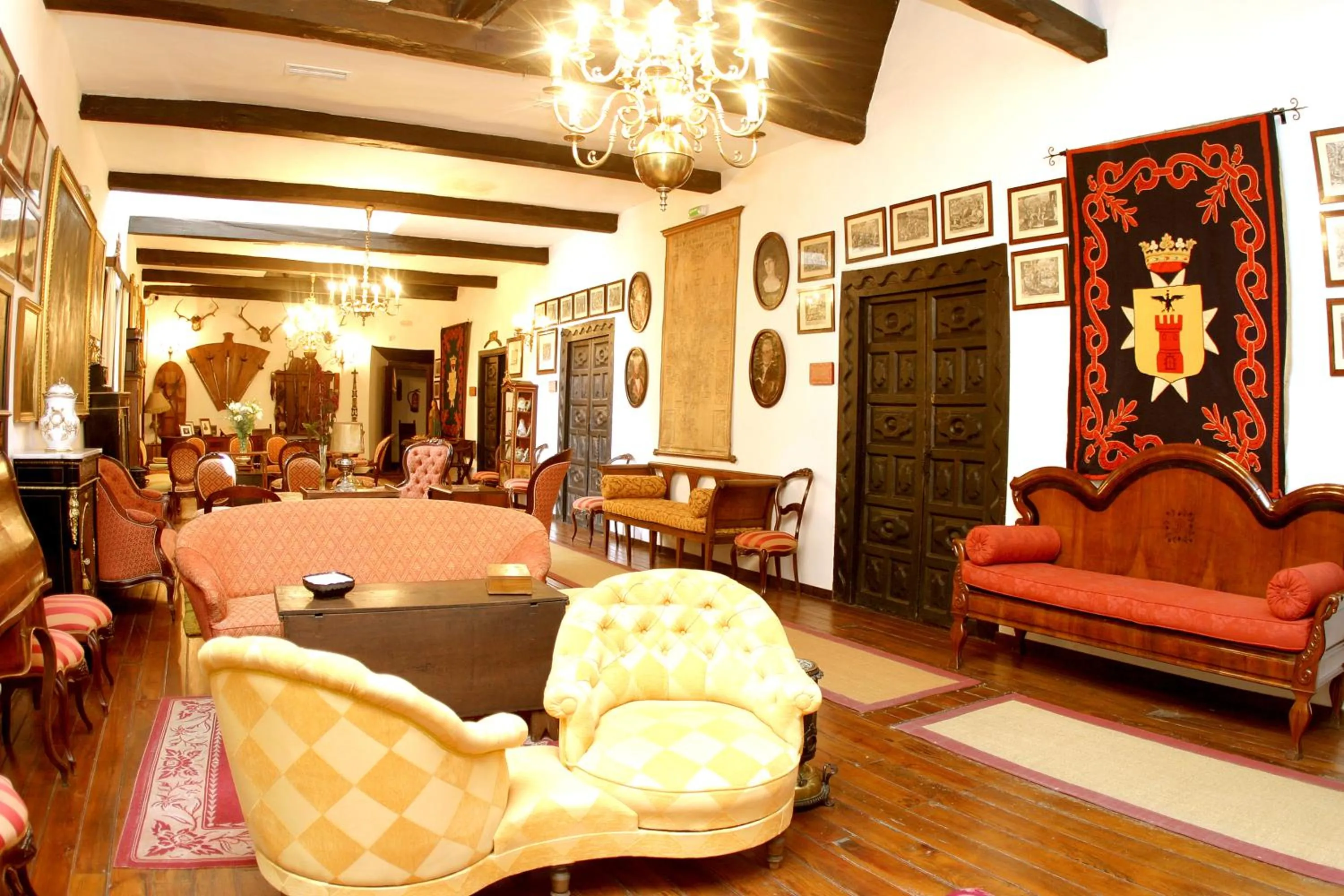 Living room in Hotel Monumento Pazo do Castro