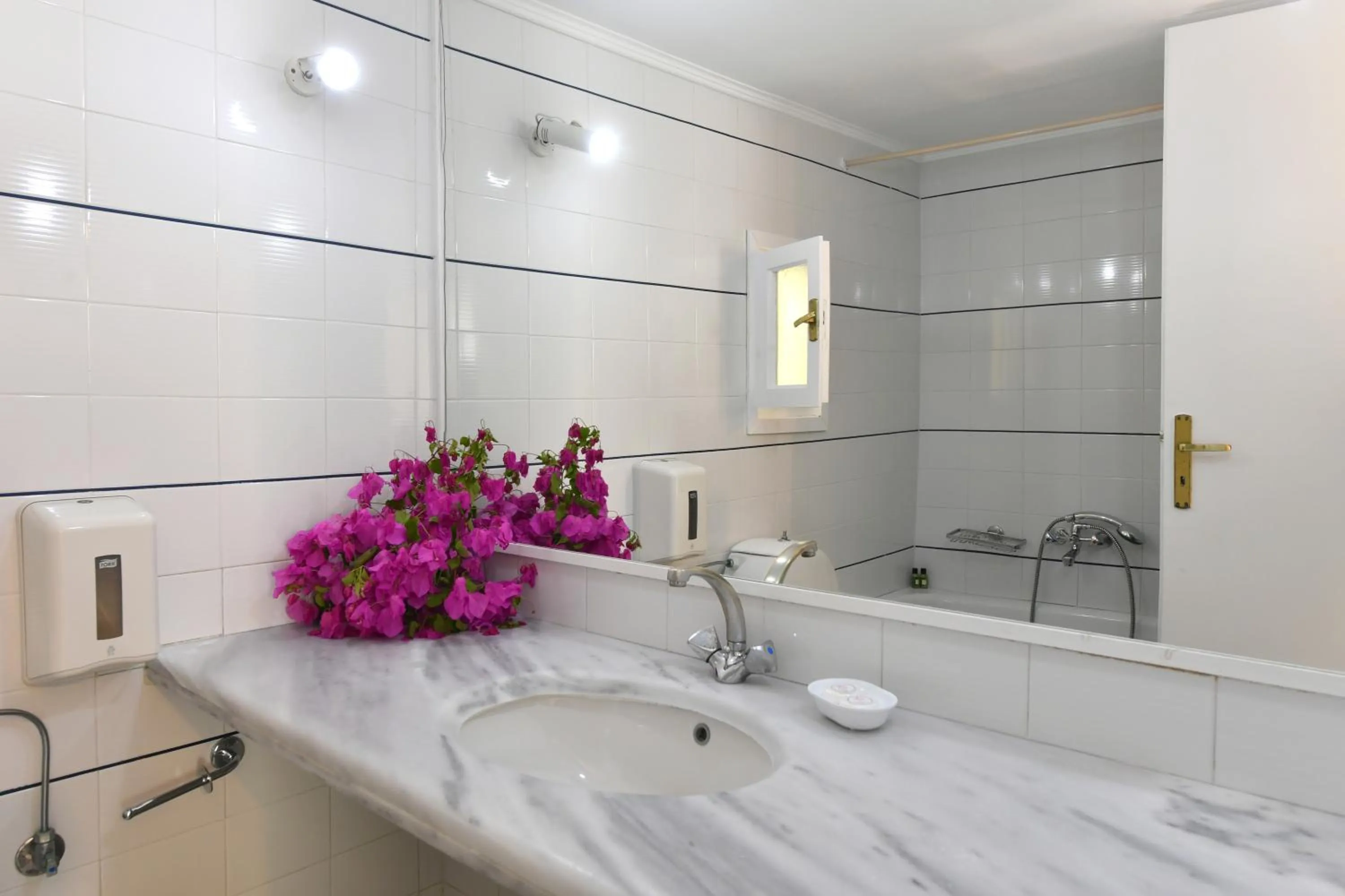 Bathroom in Surfing Beach Village Paros