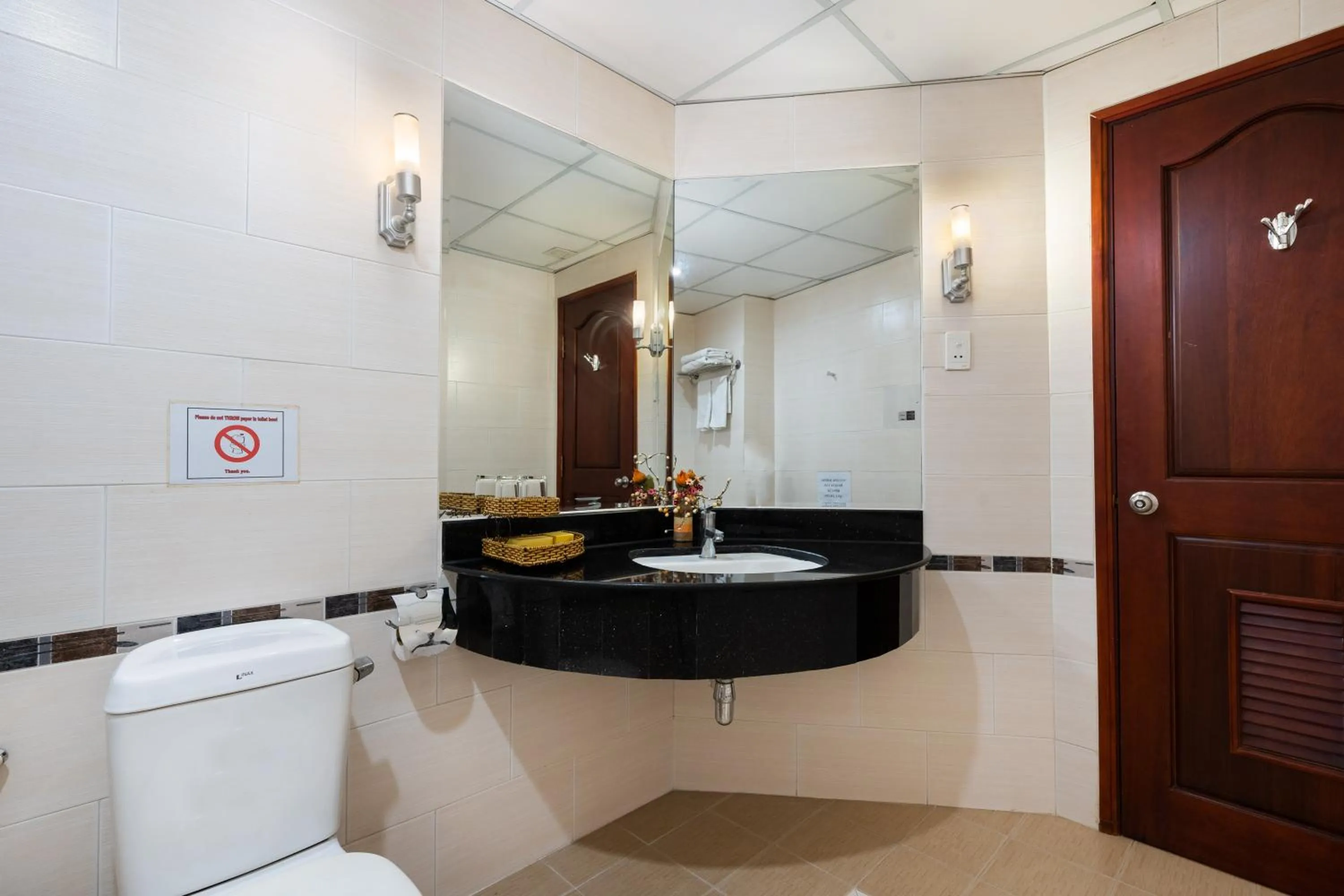 Toilet in LUCASTA SAIGON Hotel