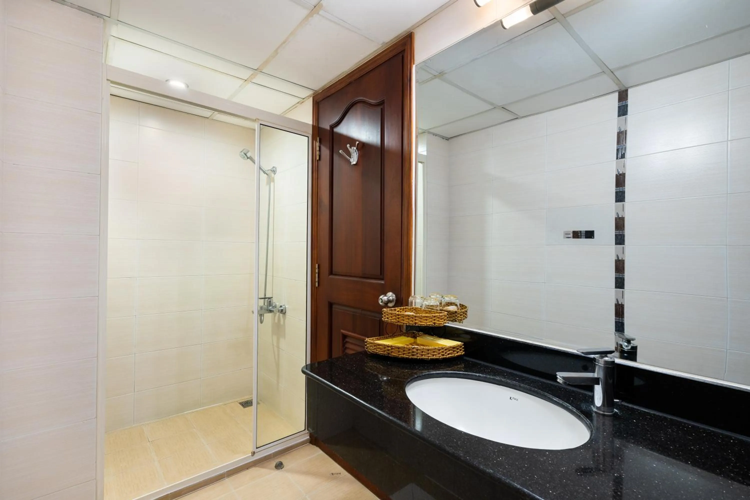 Shower in LUCASTA SAIGON Hotel