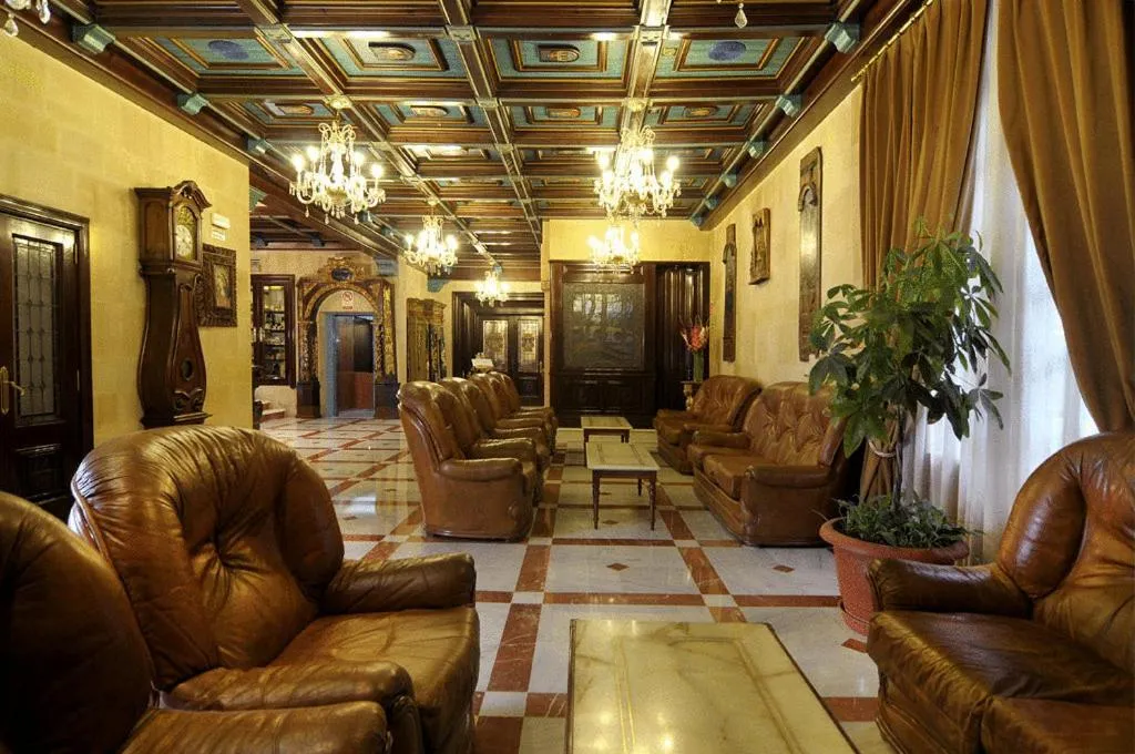 Communal lounge/ TV room in Hotel II Virrey