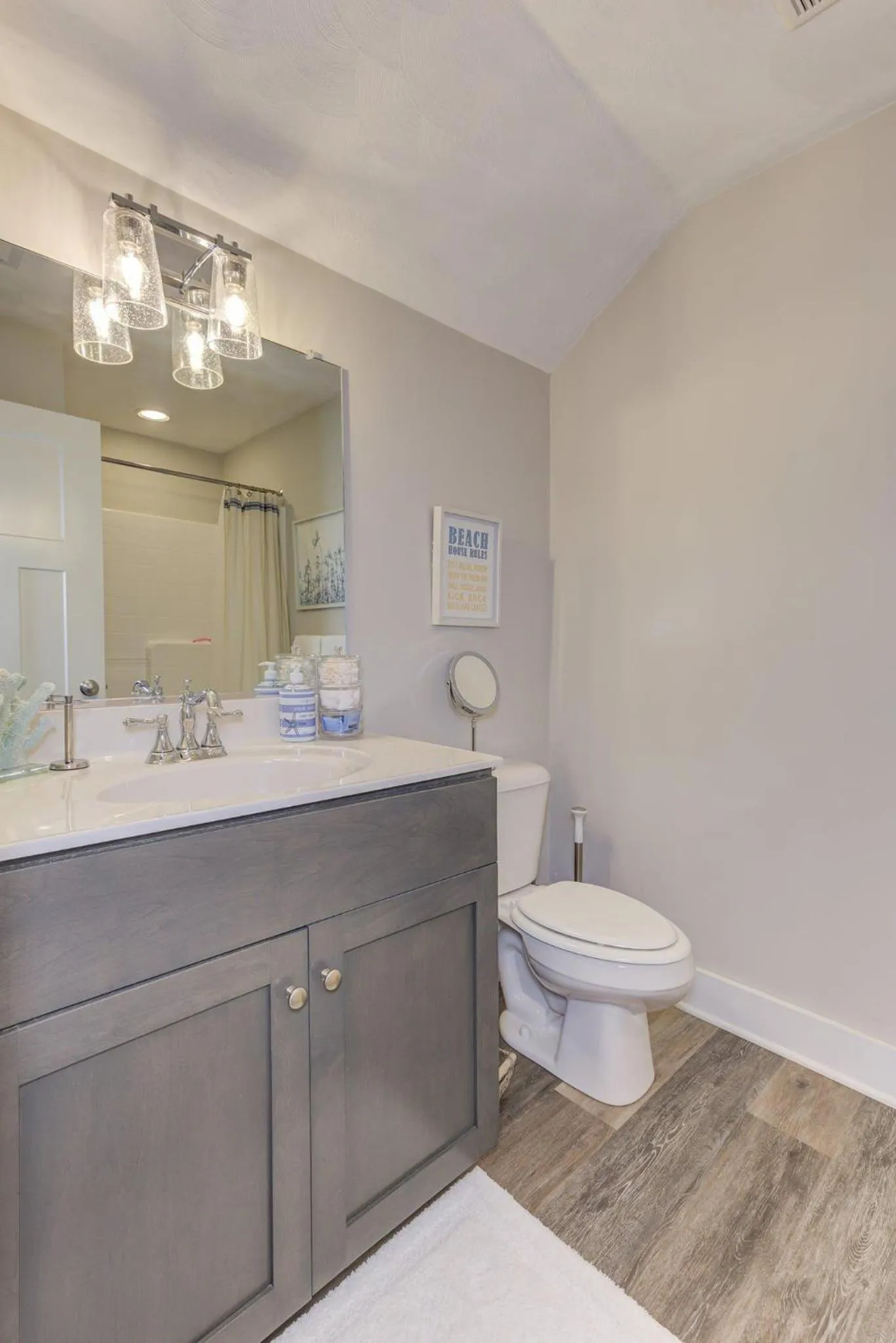 517 The Southend Pier House