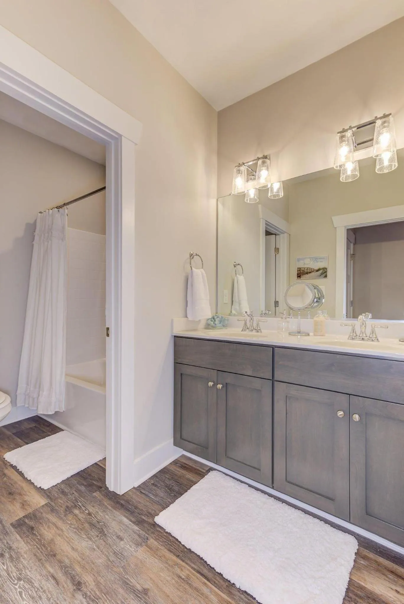 517 The Southend Pier House