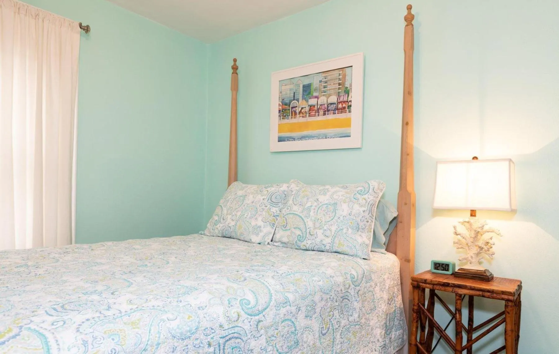 Bed in The Seashore Getaway House