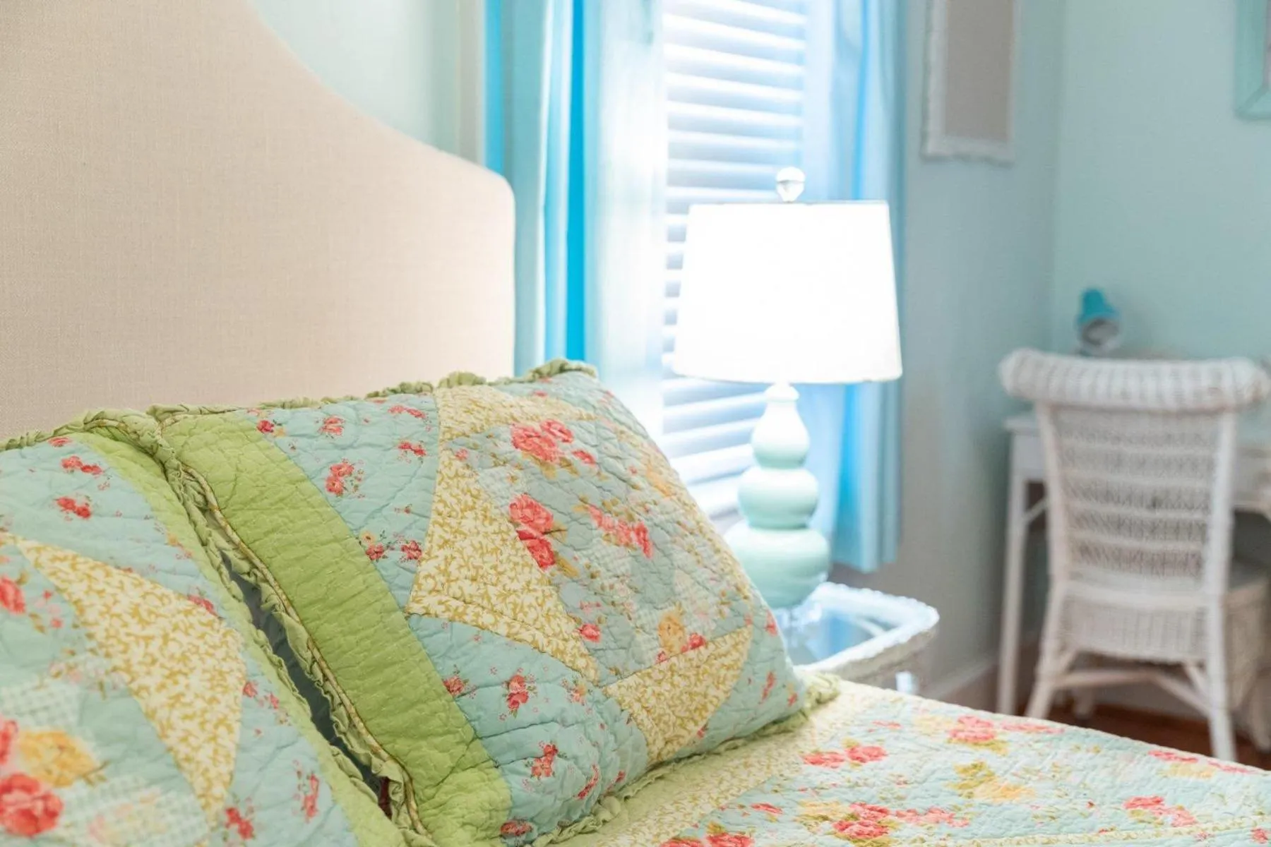 Bed in The Seashore Getaway House