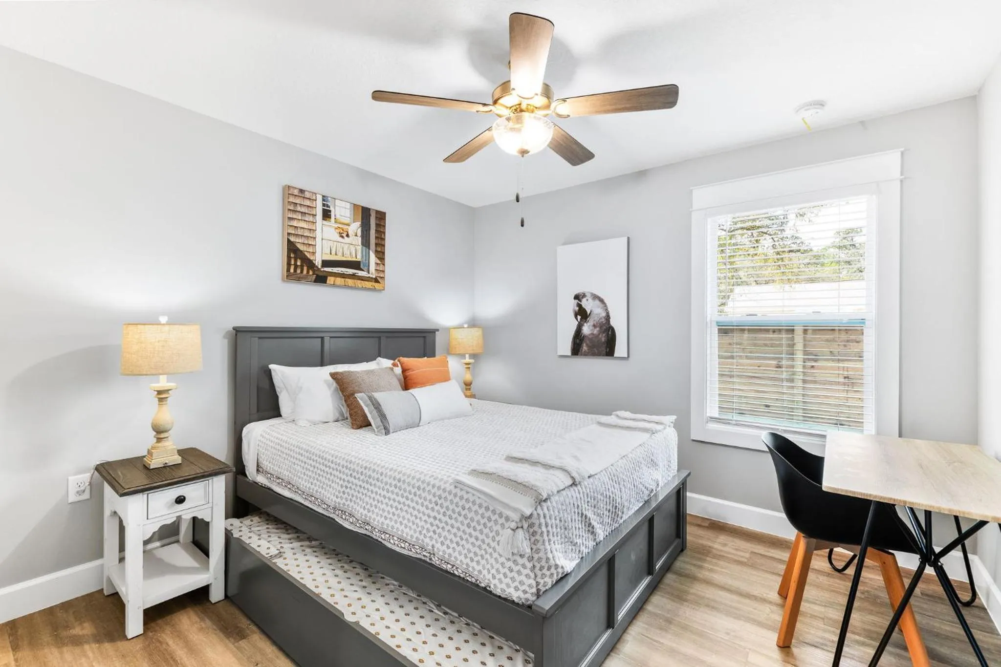 Bed in Brand New Bungalow with King Bed Suites in St Aug