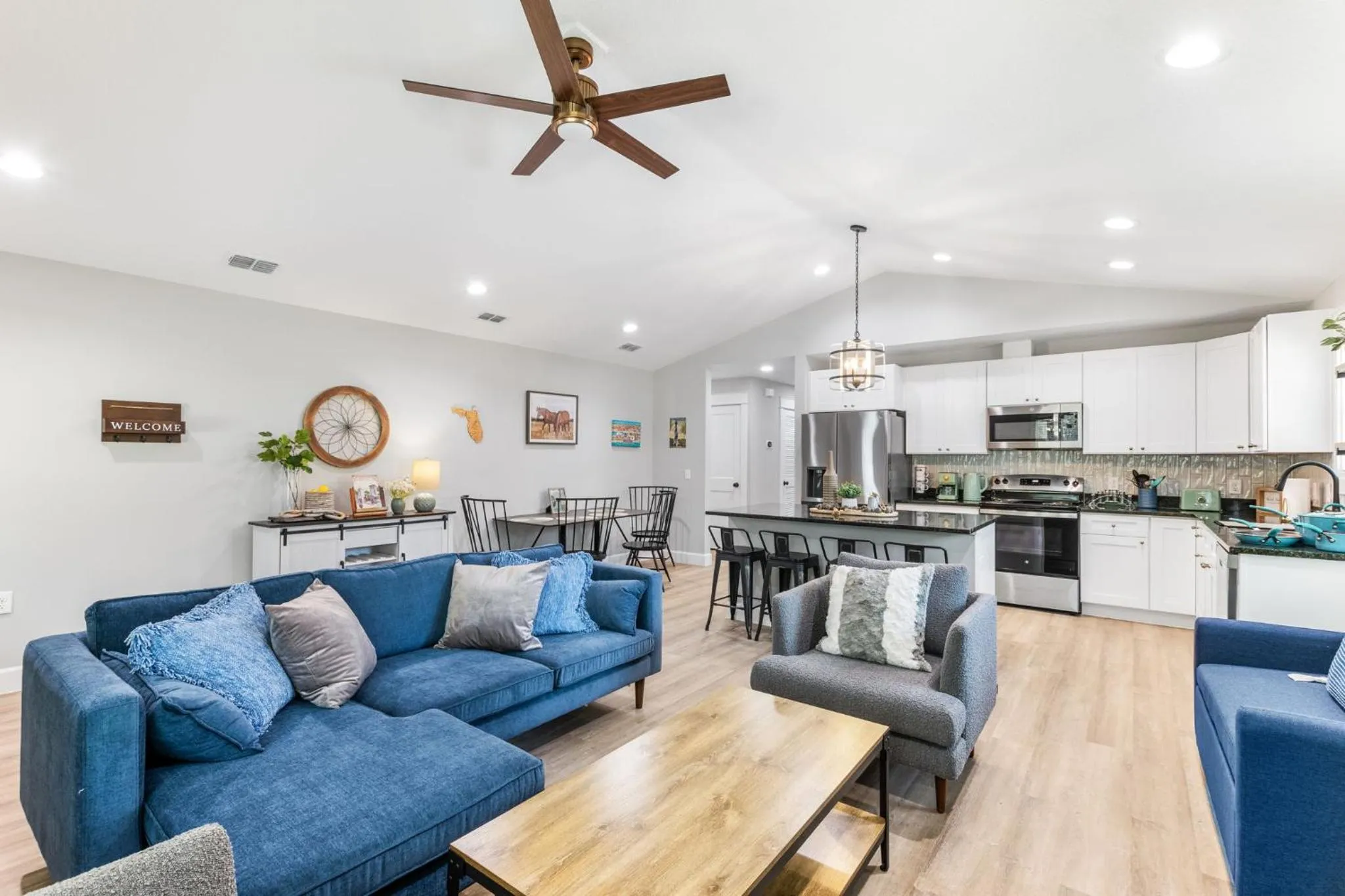 Brand New Bungalow with King Bed Suites in St Aug