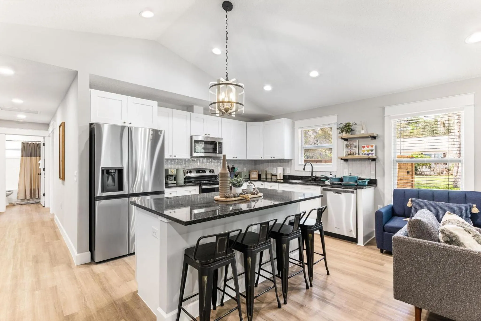 Brand New Bungalow with King Bed Suites in St Aug