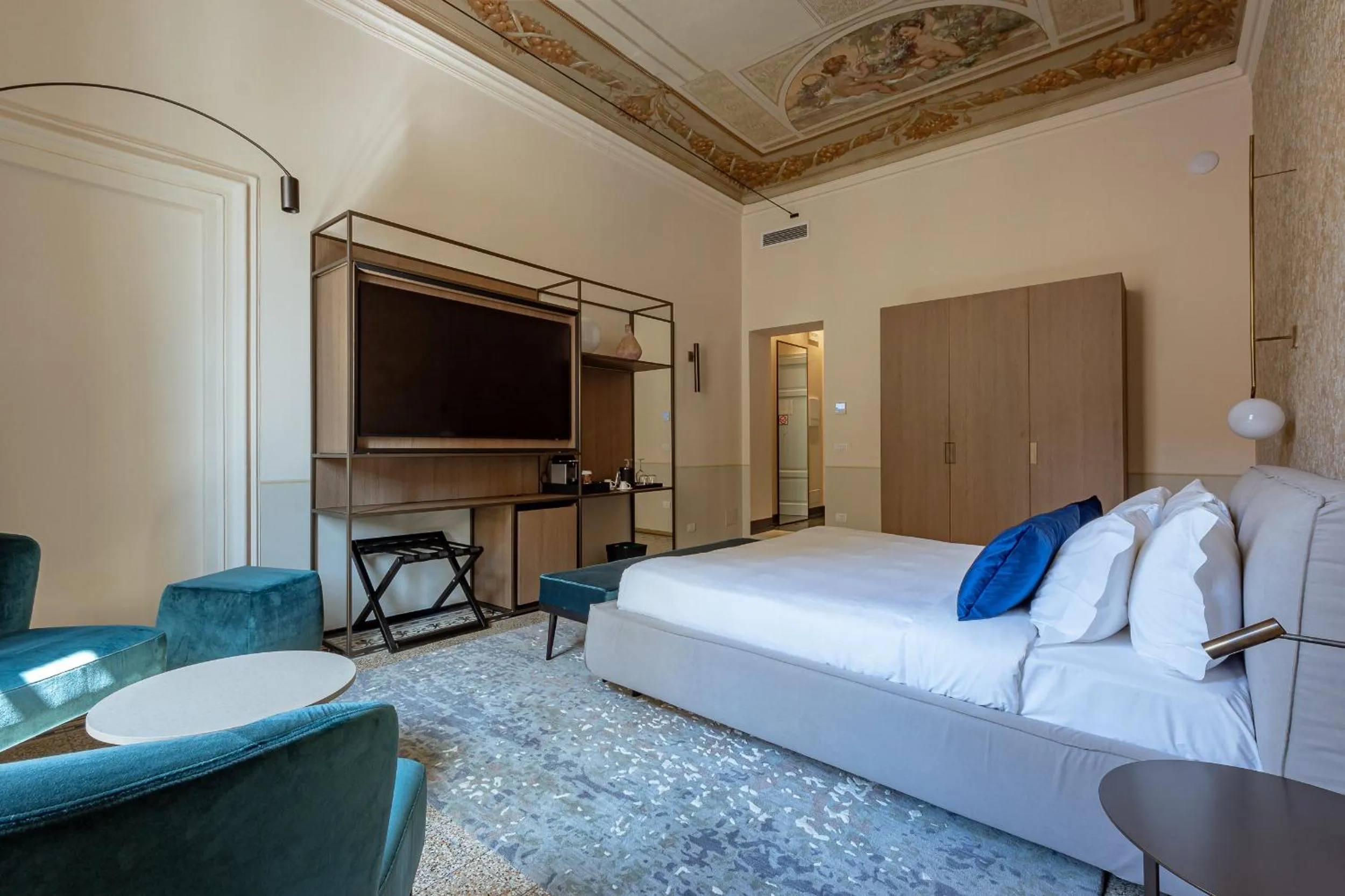 Bedroom, Bed in Grand Universe La Residenza