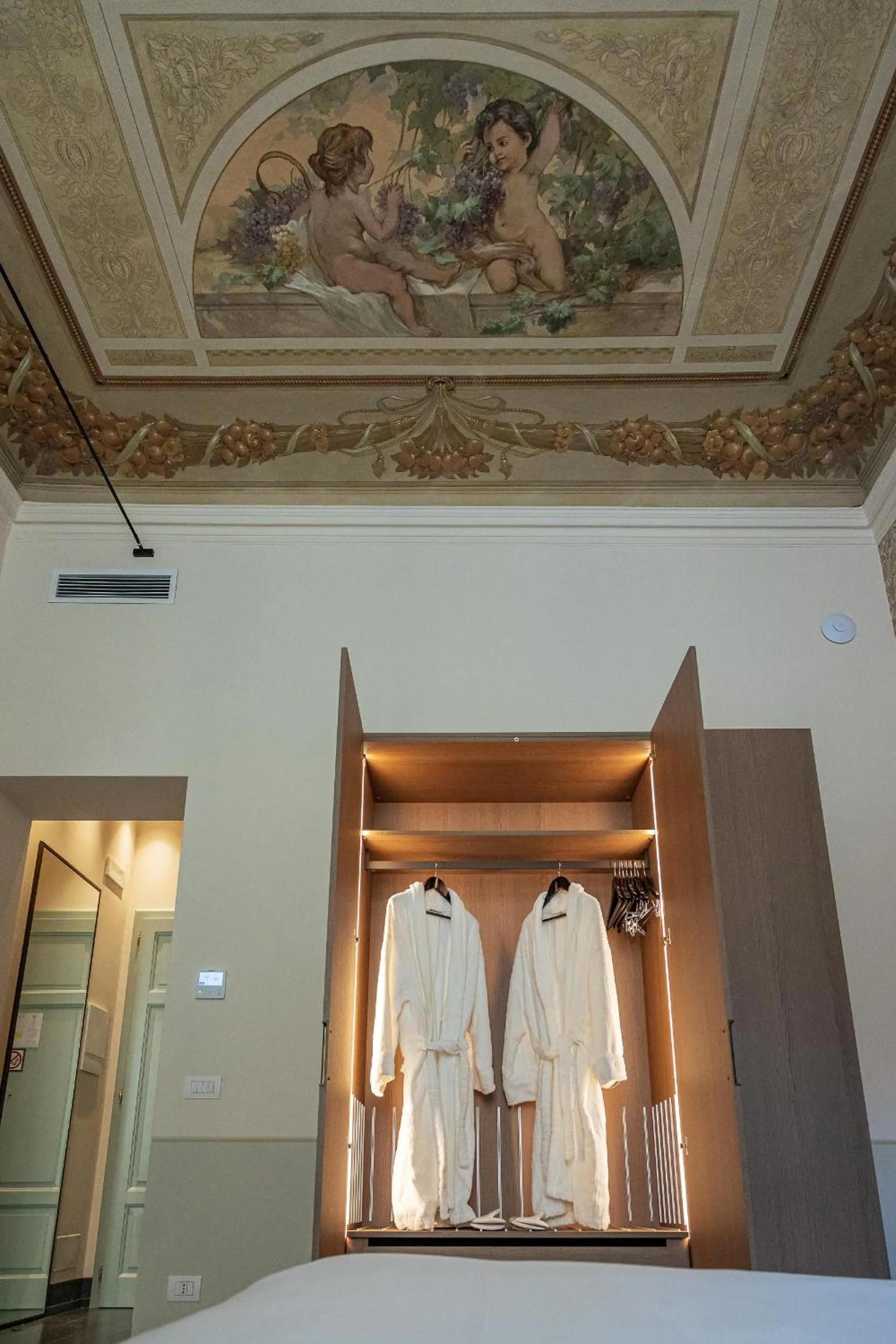 Photo of the whole room in Grand Universe La Residenza