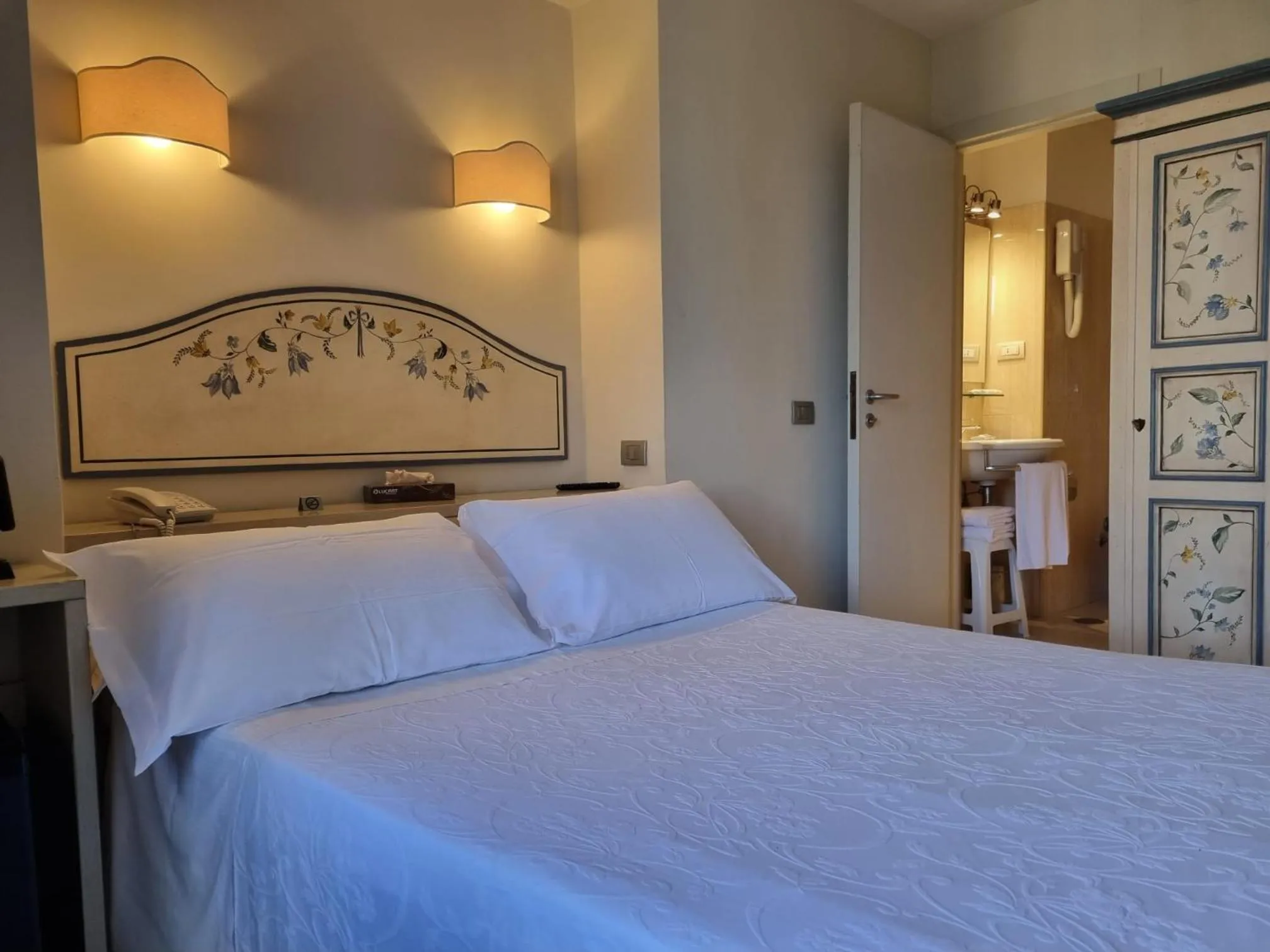 Bedroom, Bed in Hotel Virgilio