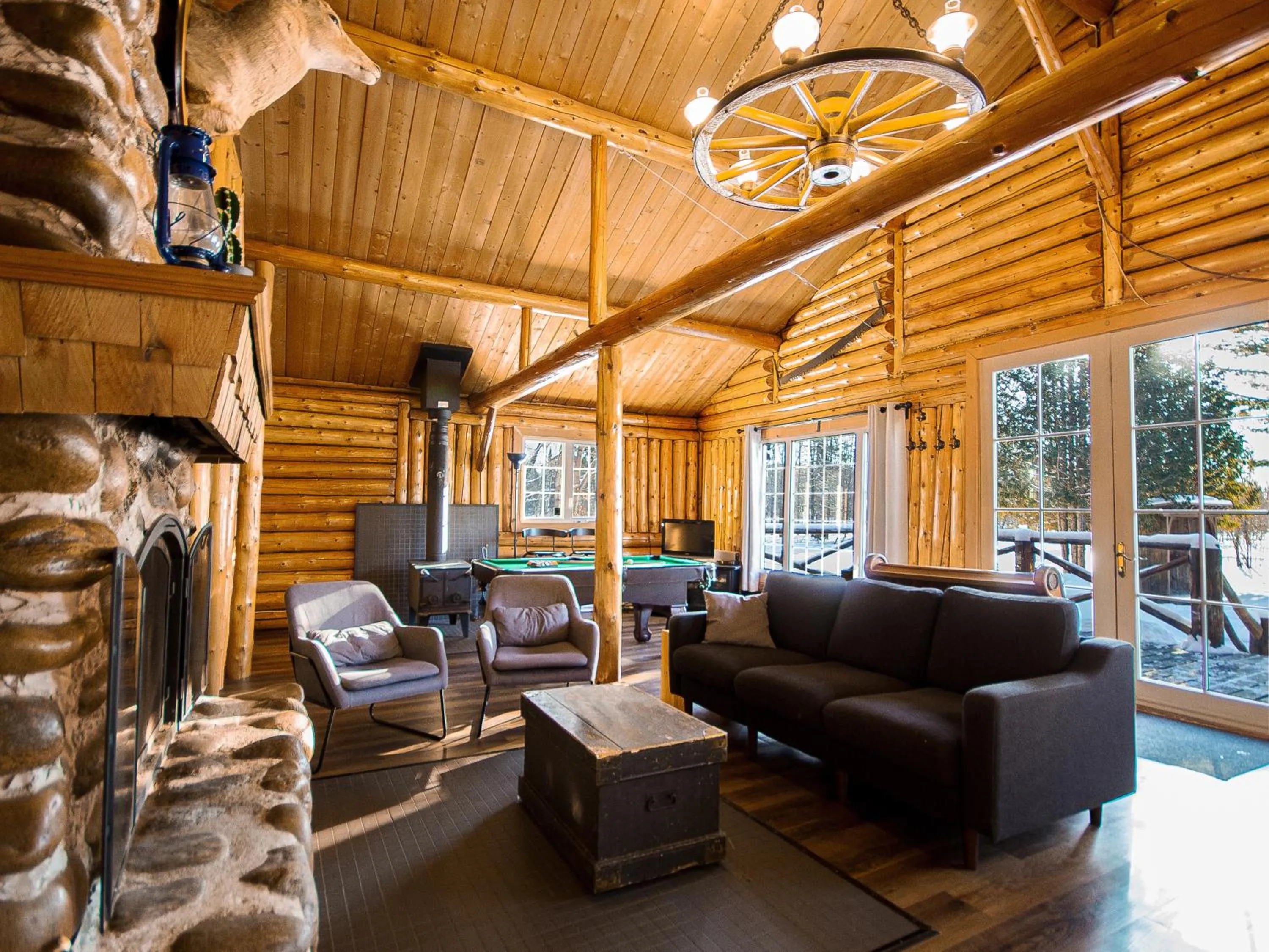 Living room in Riverside Cabin, Fishing, and Relaxation