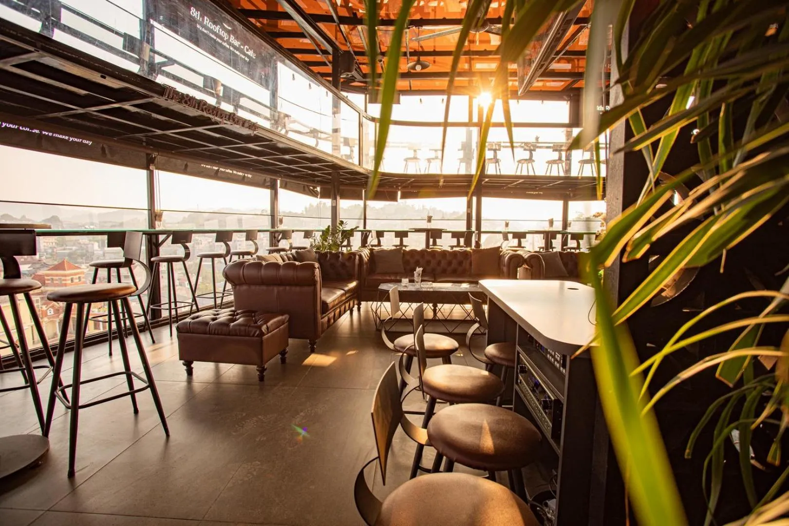 Restaurant/places to eat in La Maison Boutique Hotel